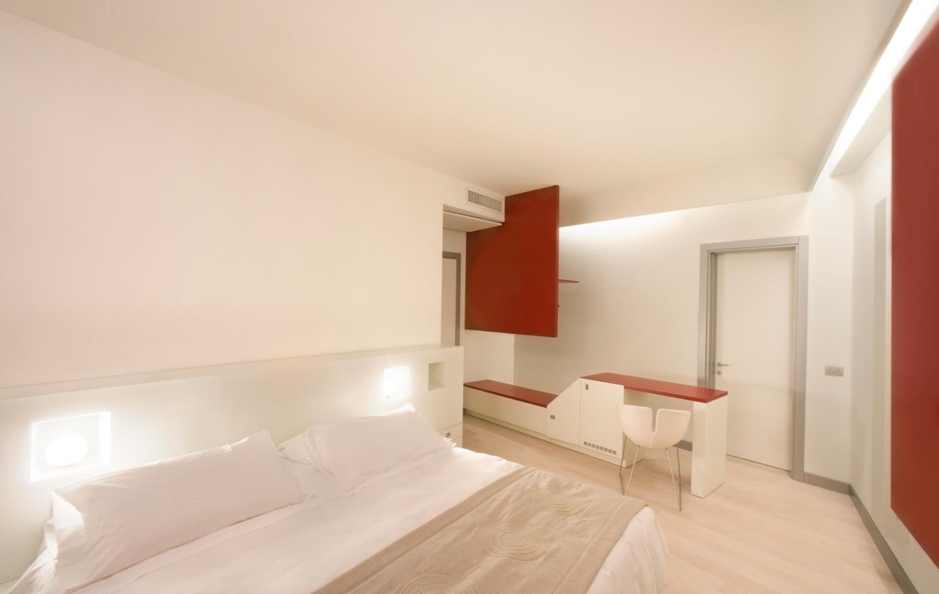 Superior Double or Twin Room - Photo 15