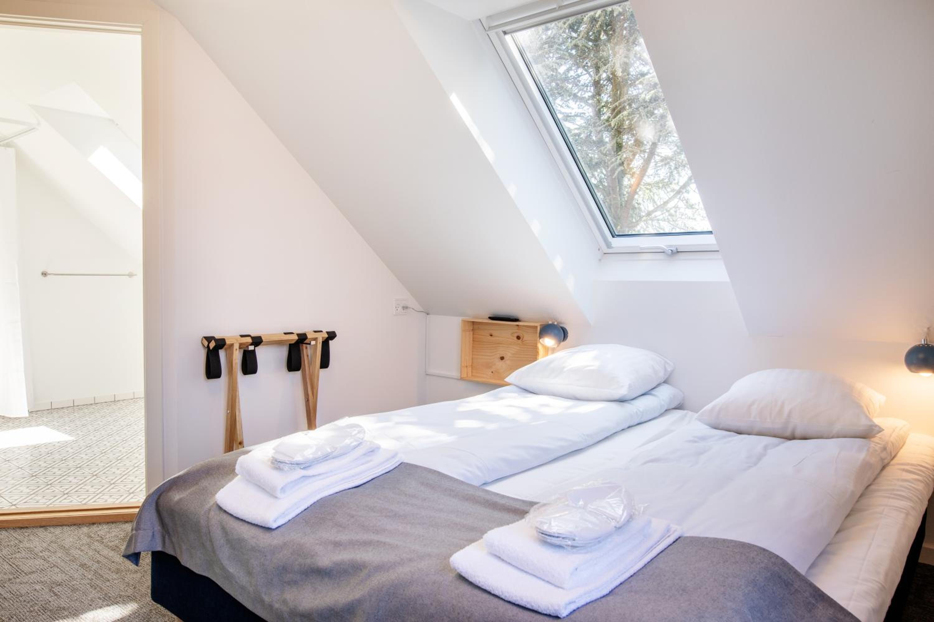Double or Twin Room with Bathroom - Photo 12