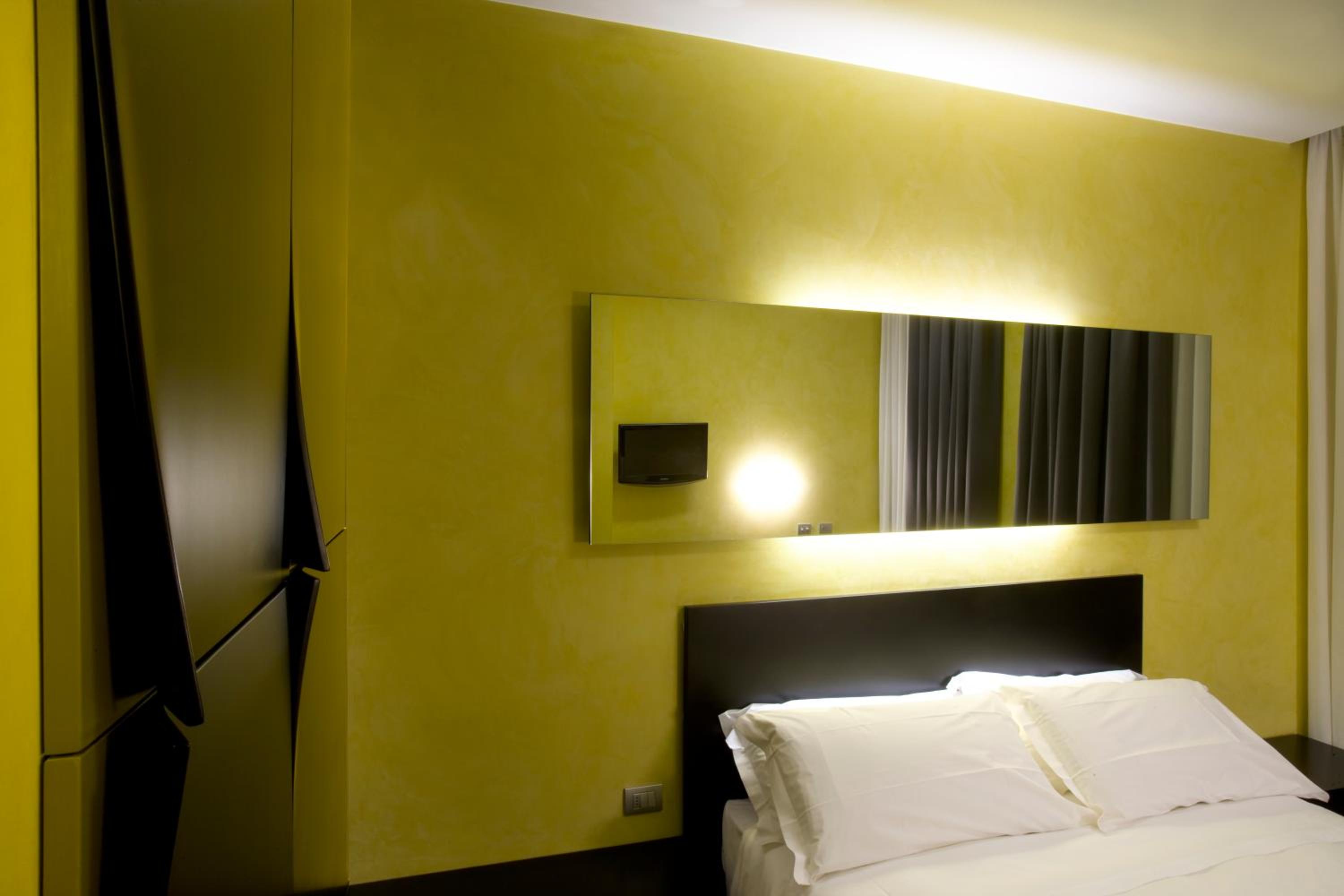 Superior Double or Twin Room - Photo 14