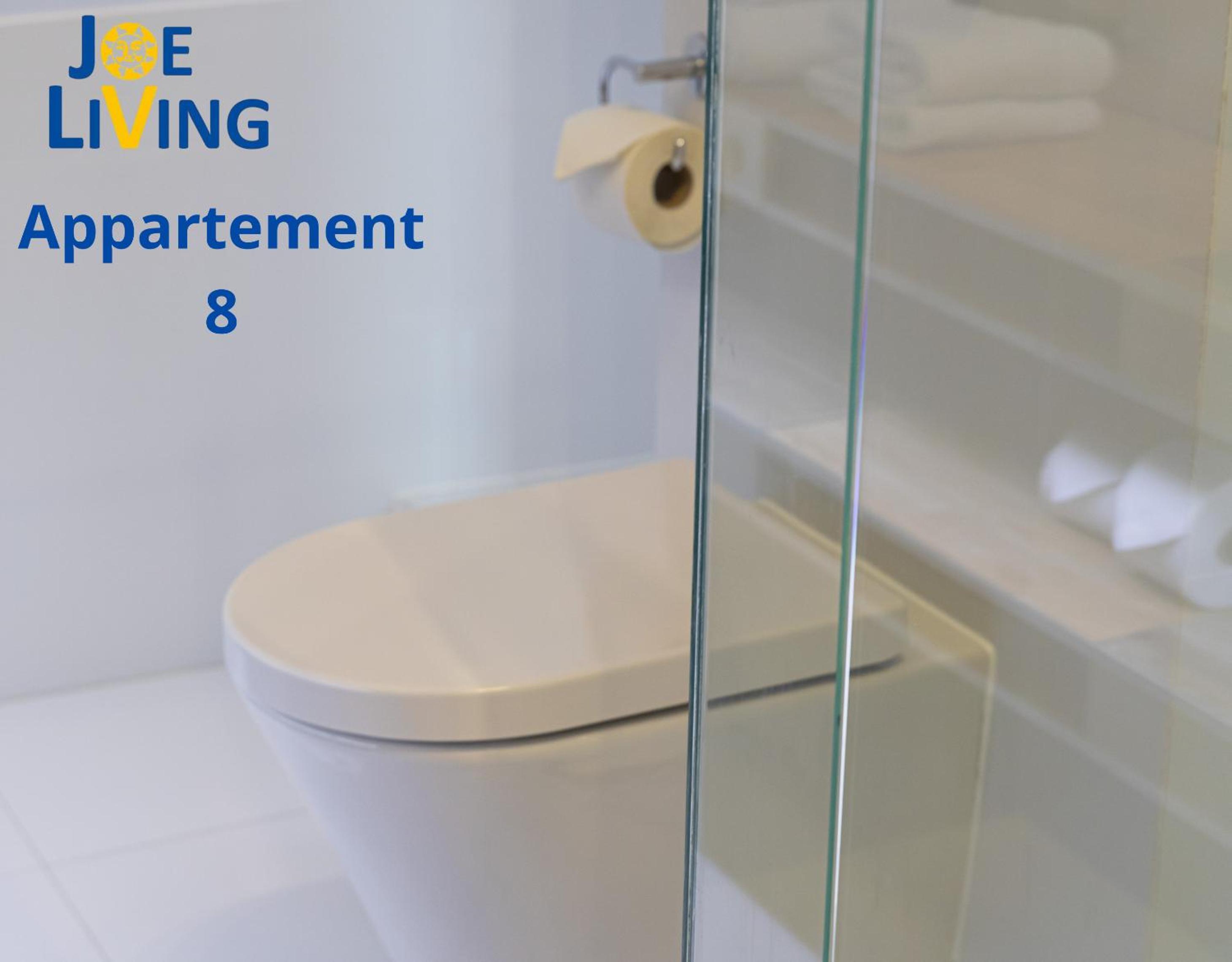 Apartment 8 photo 2