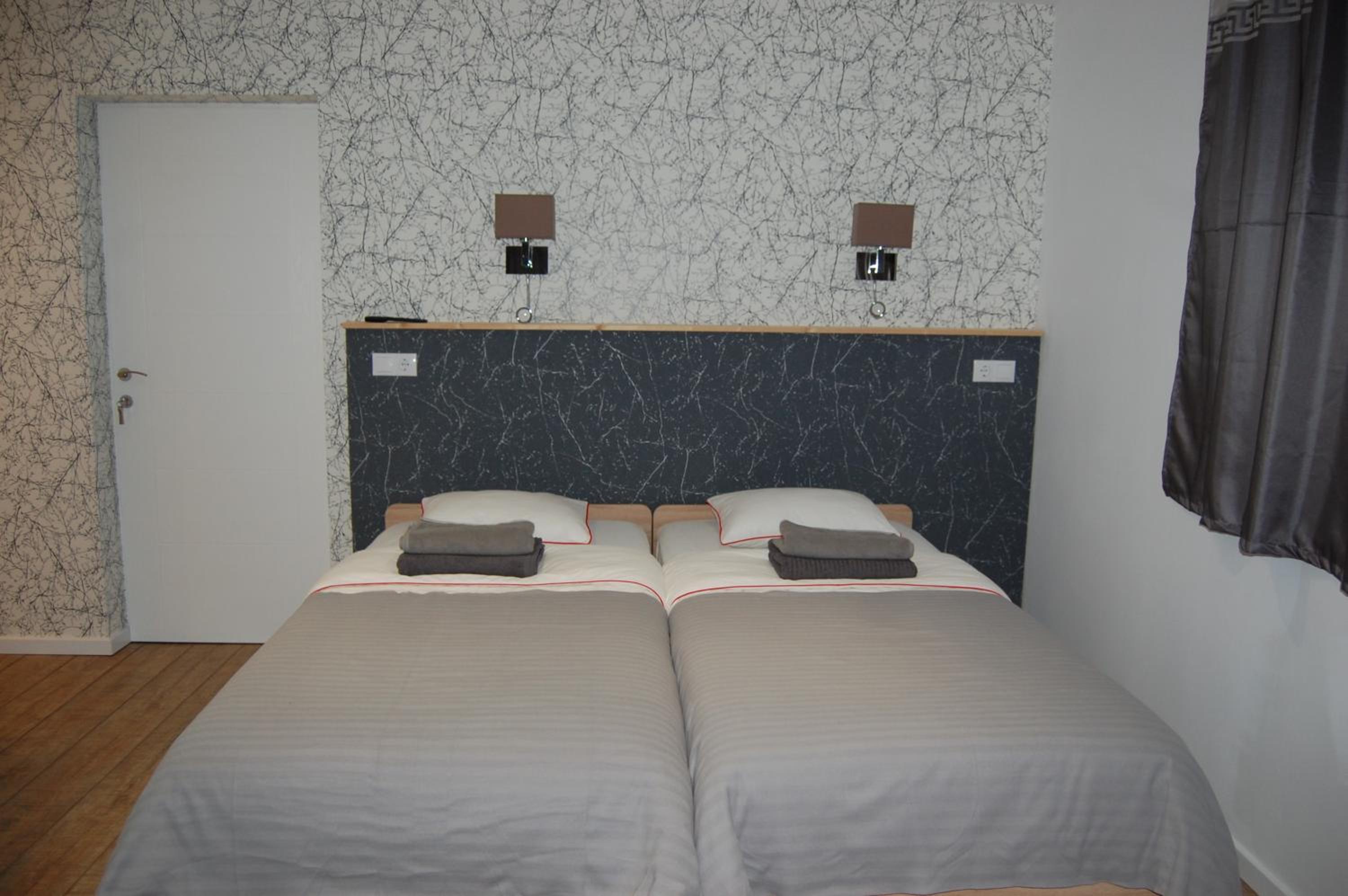Double or Twin Room with Private Bathroom - Photo 1