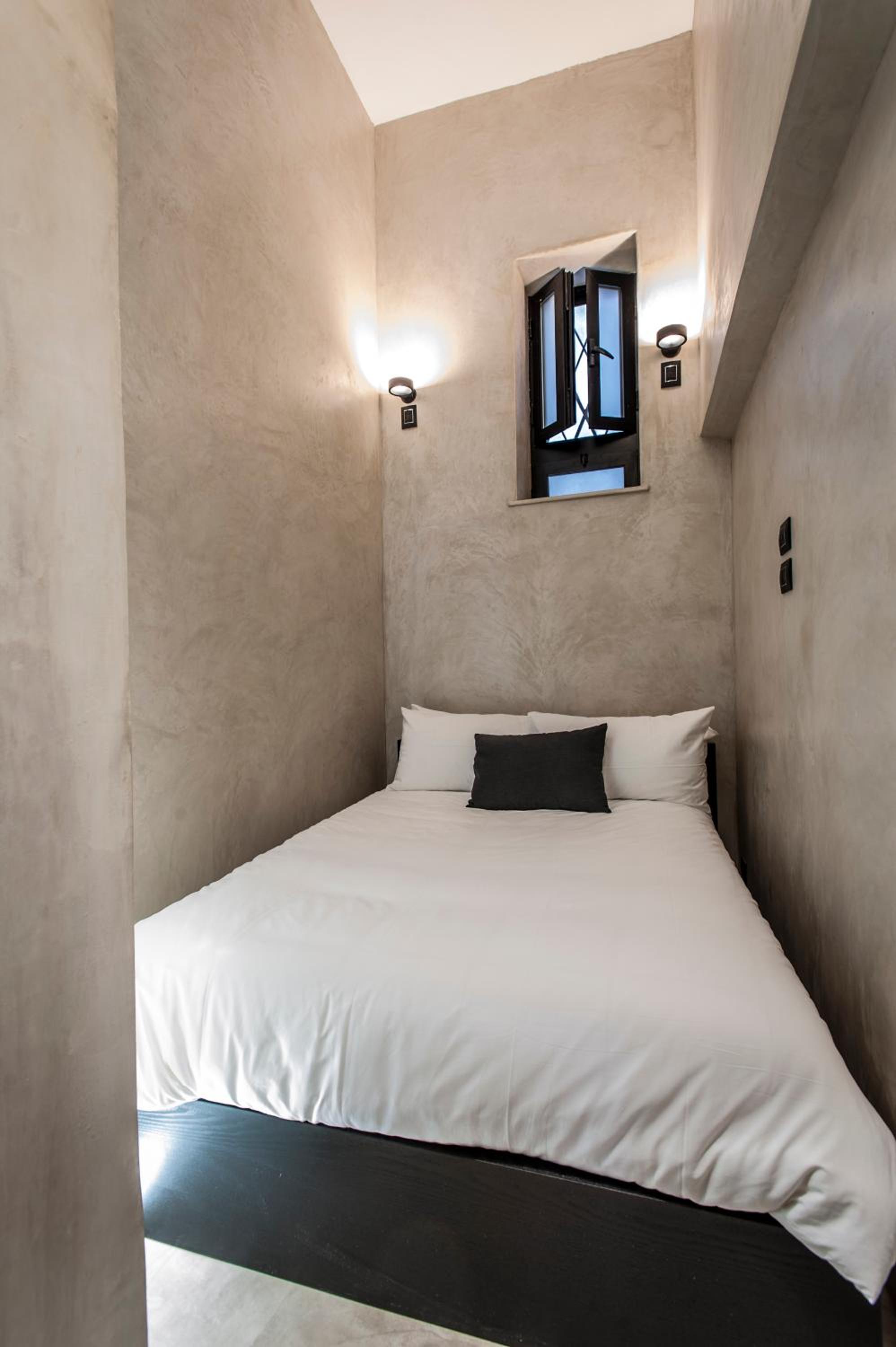 Two-Bedroom Apartment with Patio (4 Adults) - Split Level photo 2