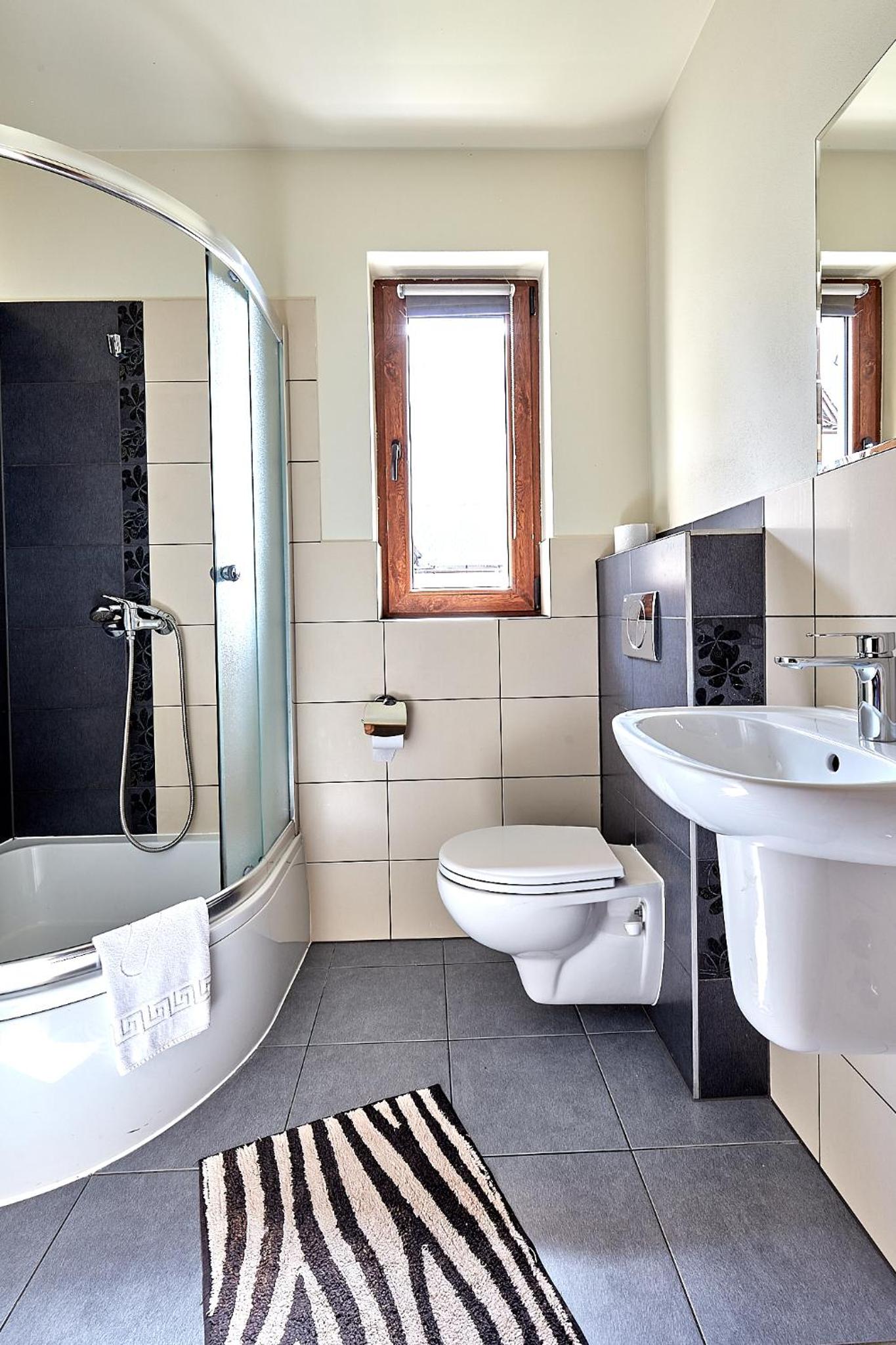 Quadruple Room - Photo 7