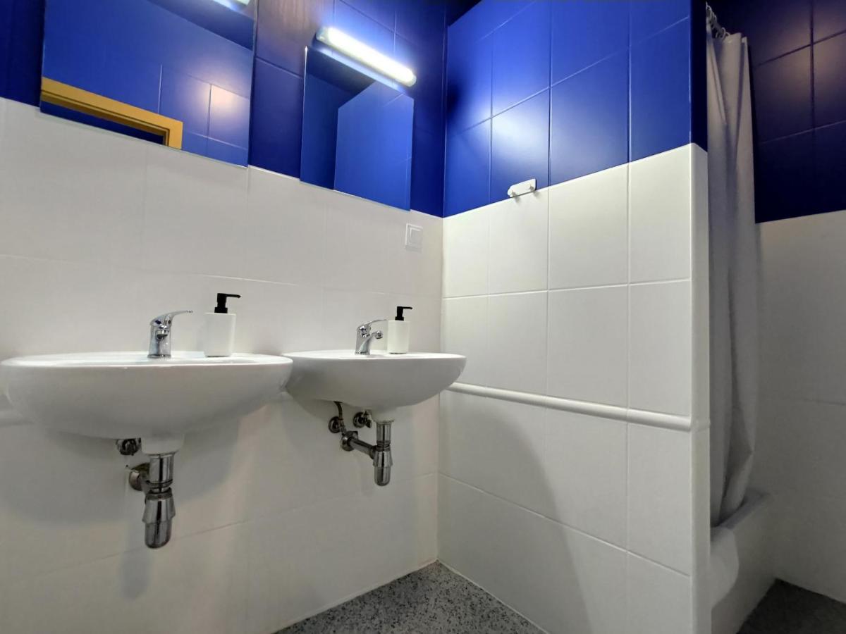 Quadruple Room with Shared Bathroom photo 3