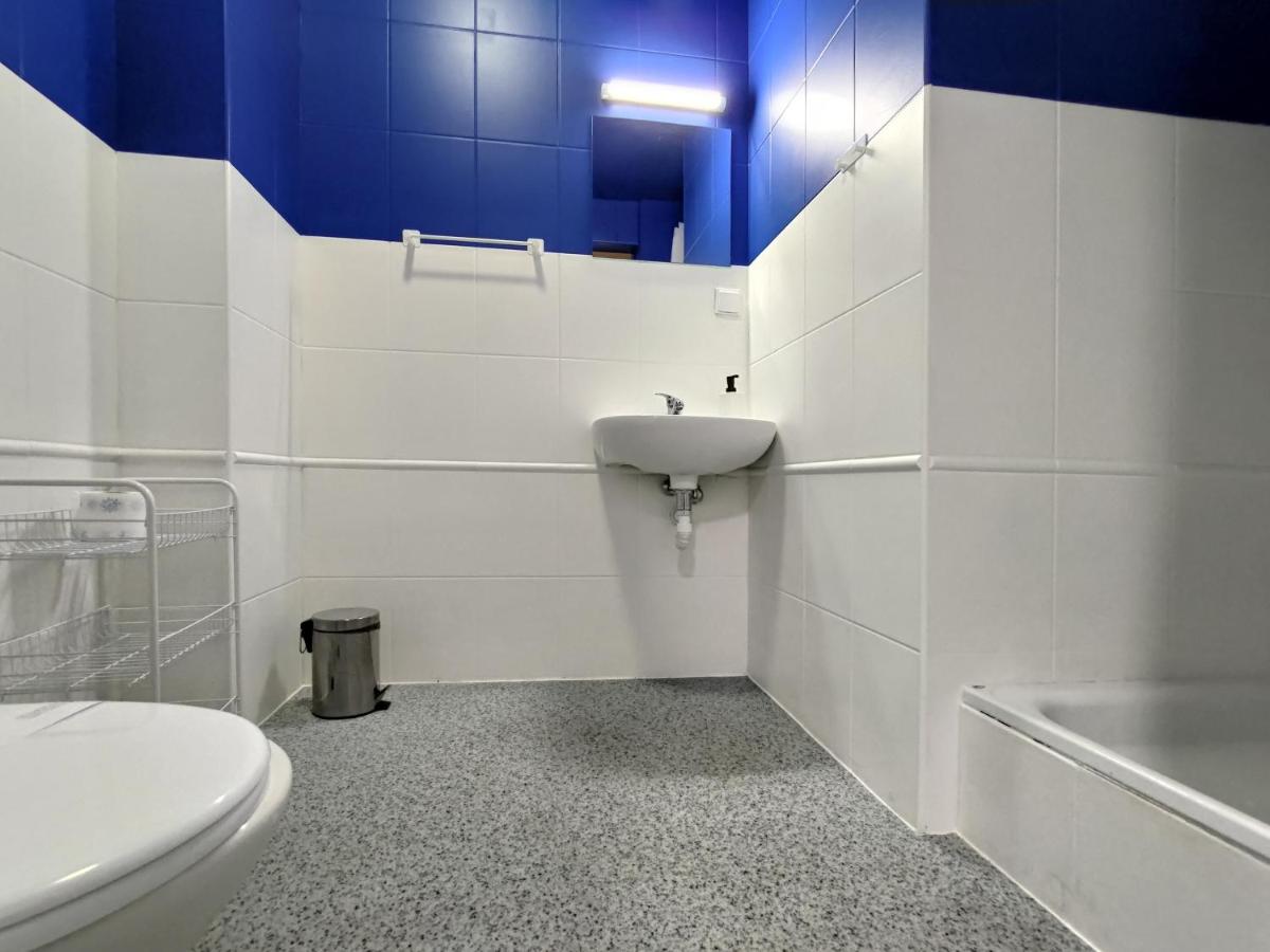Quadruple Room with Private Bathroom - Photo 10
