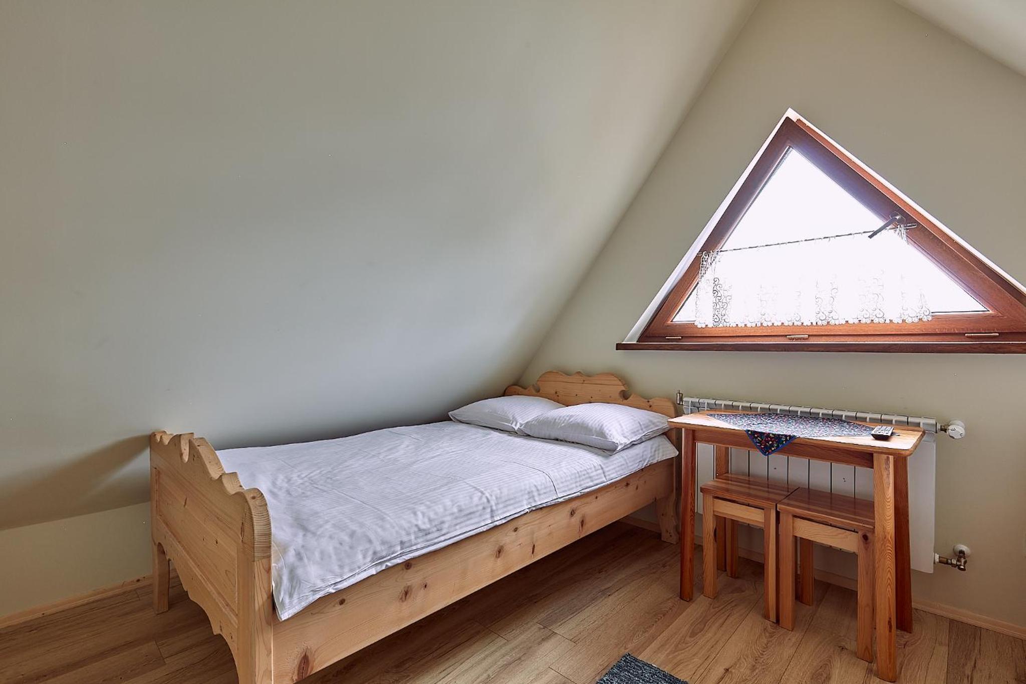 Economy Triple Room - Photo 2
