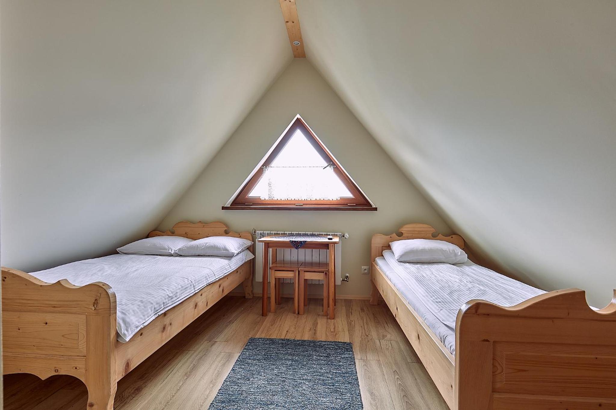 Economy Triple Room - Photo 1
