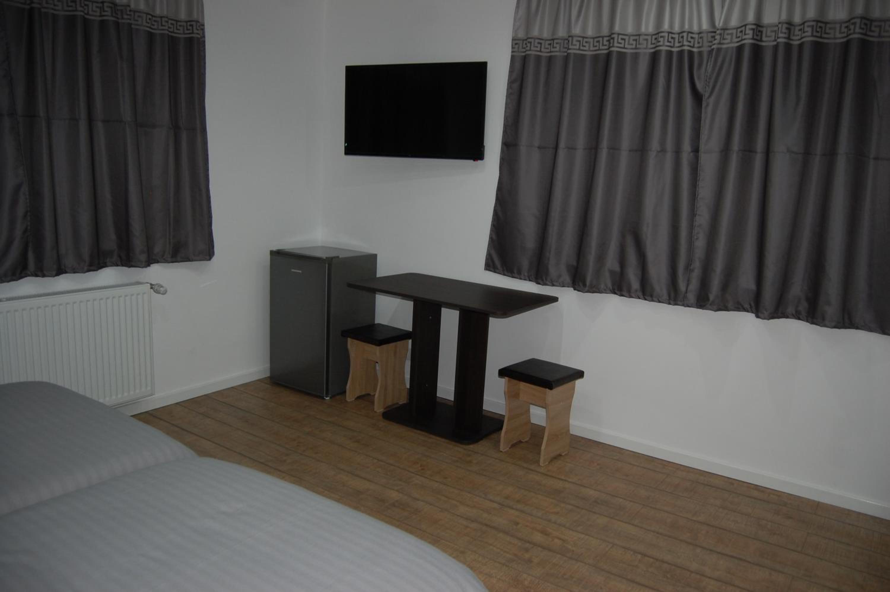 Double or Twin Room with Private Bathroom photo 3