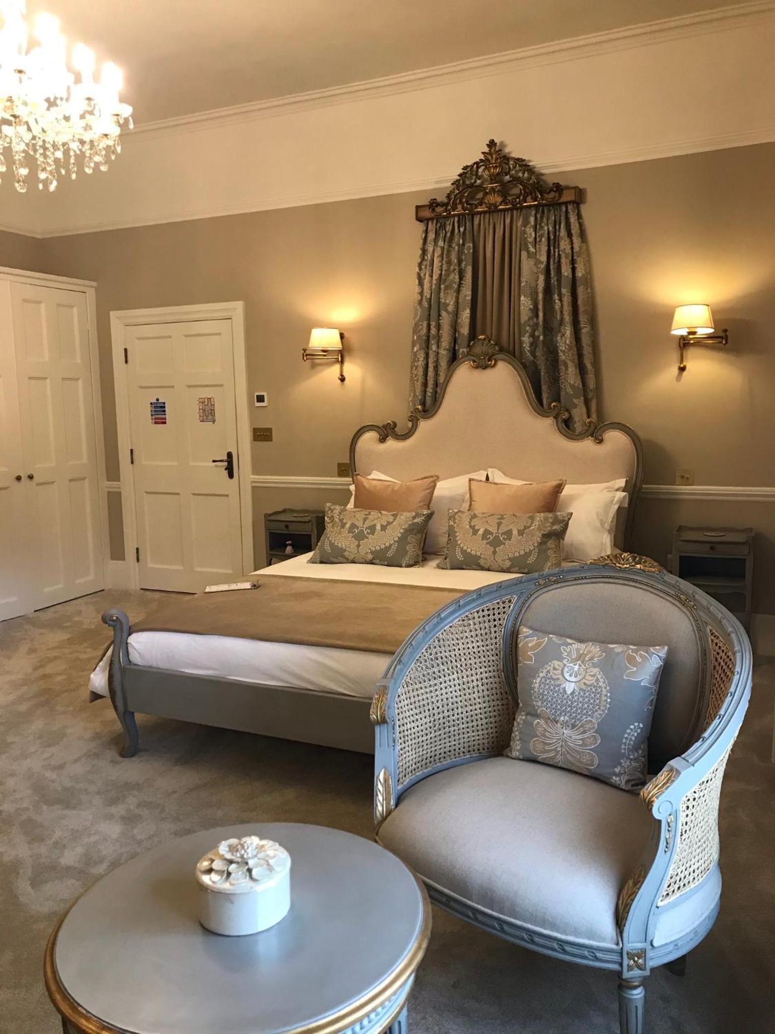 Deluxe Double Room with Bath photo 3