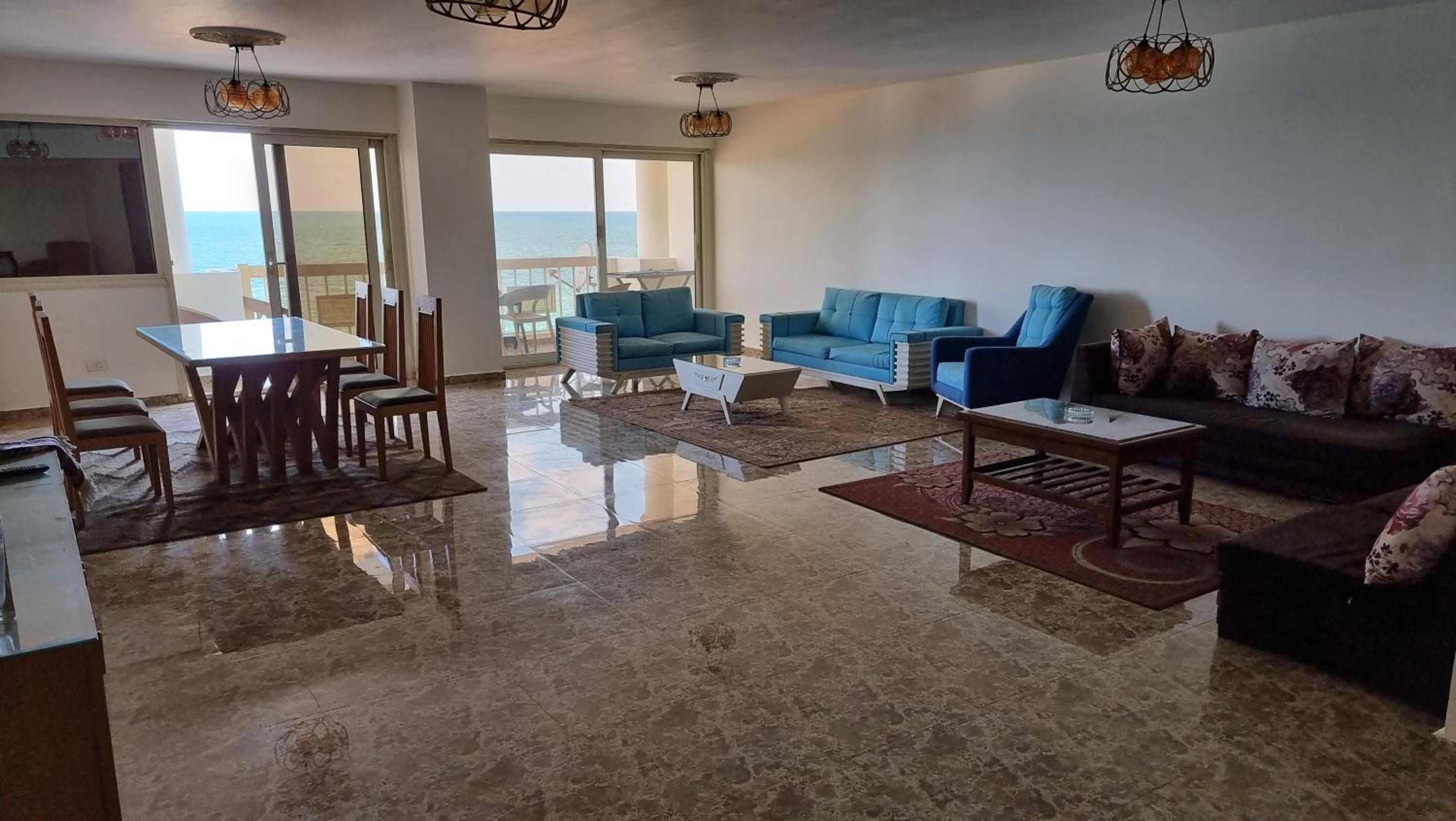 Apartment with Sea View - Photo 8