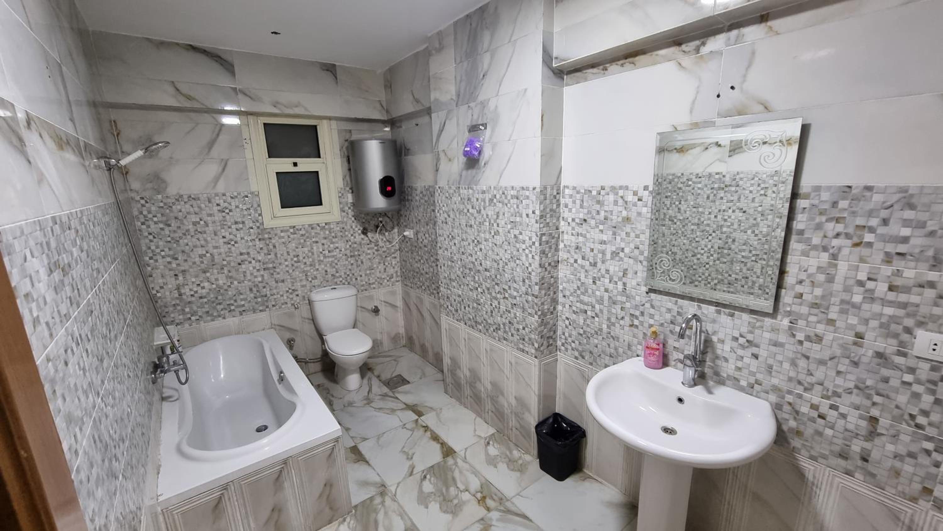 Apartment with Sea View - Photo 5