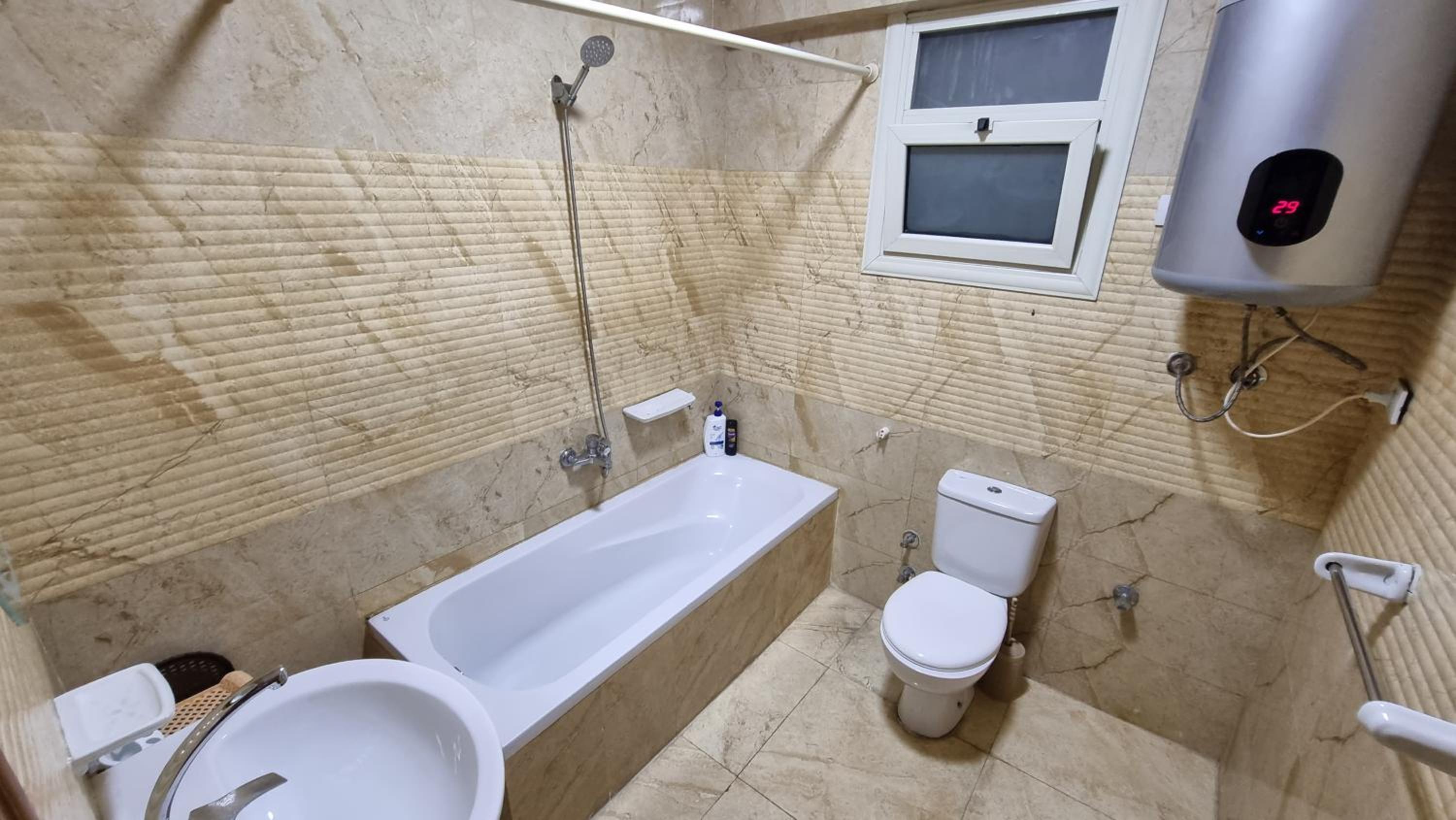 Apartment with Sea View - Photo 4