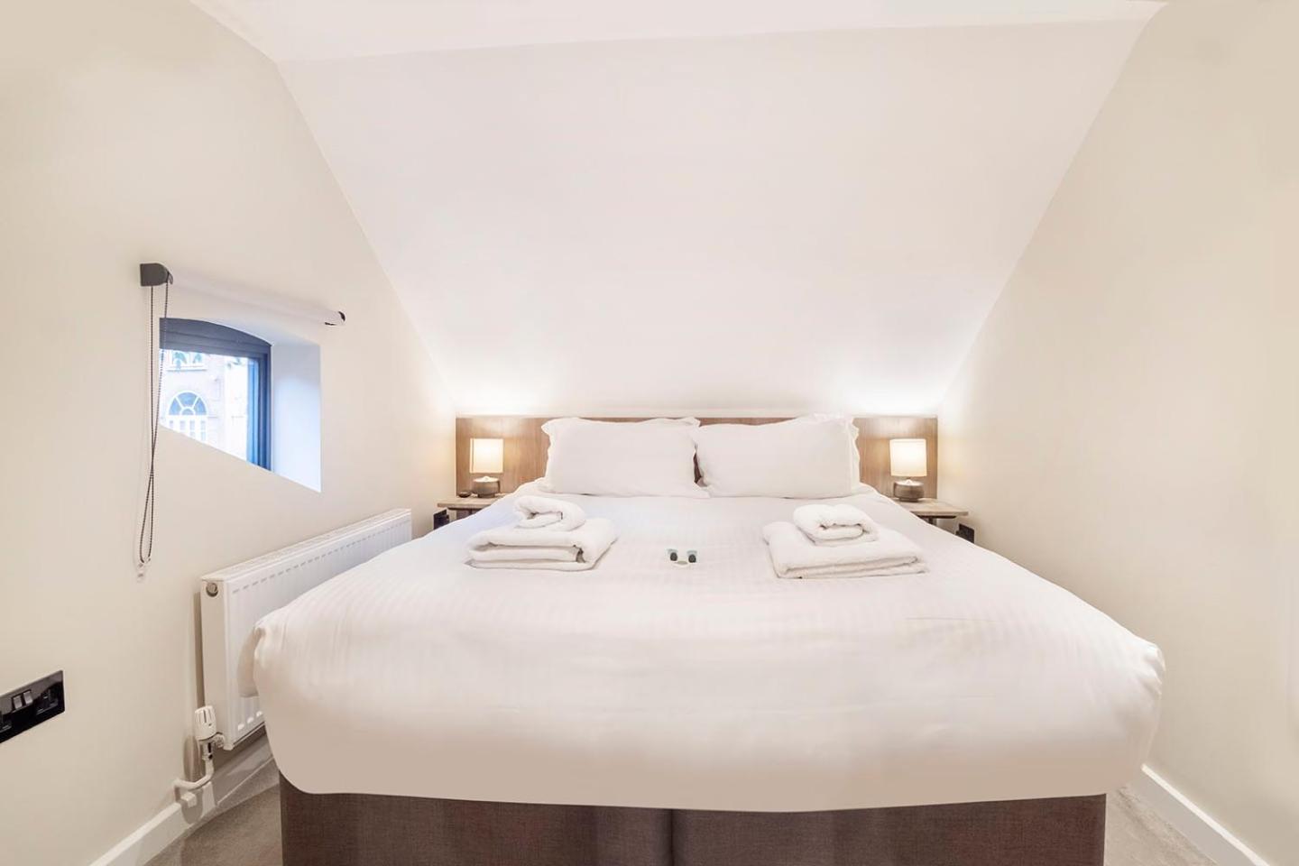 No4 - Three-Bedroom Apartment - Split Level photo 1
