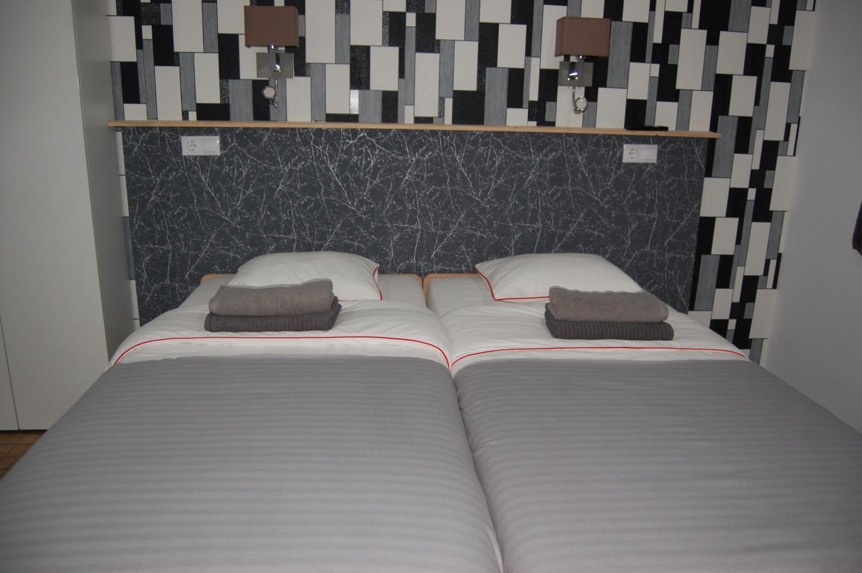 Double or Twin Room with Private Bathroom photo 2