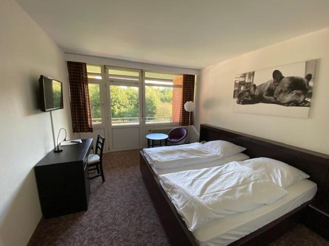 Budget Double Room photo 2
