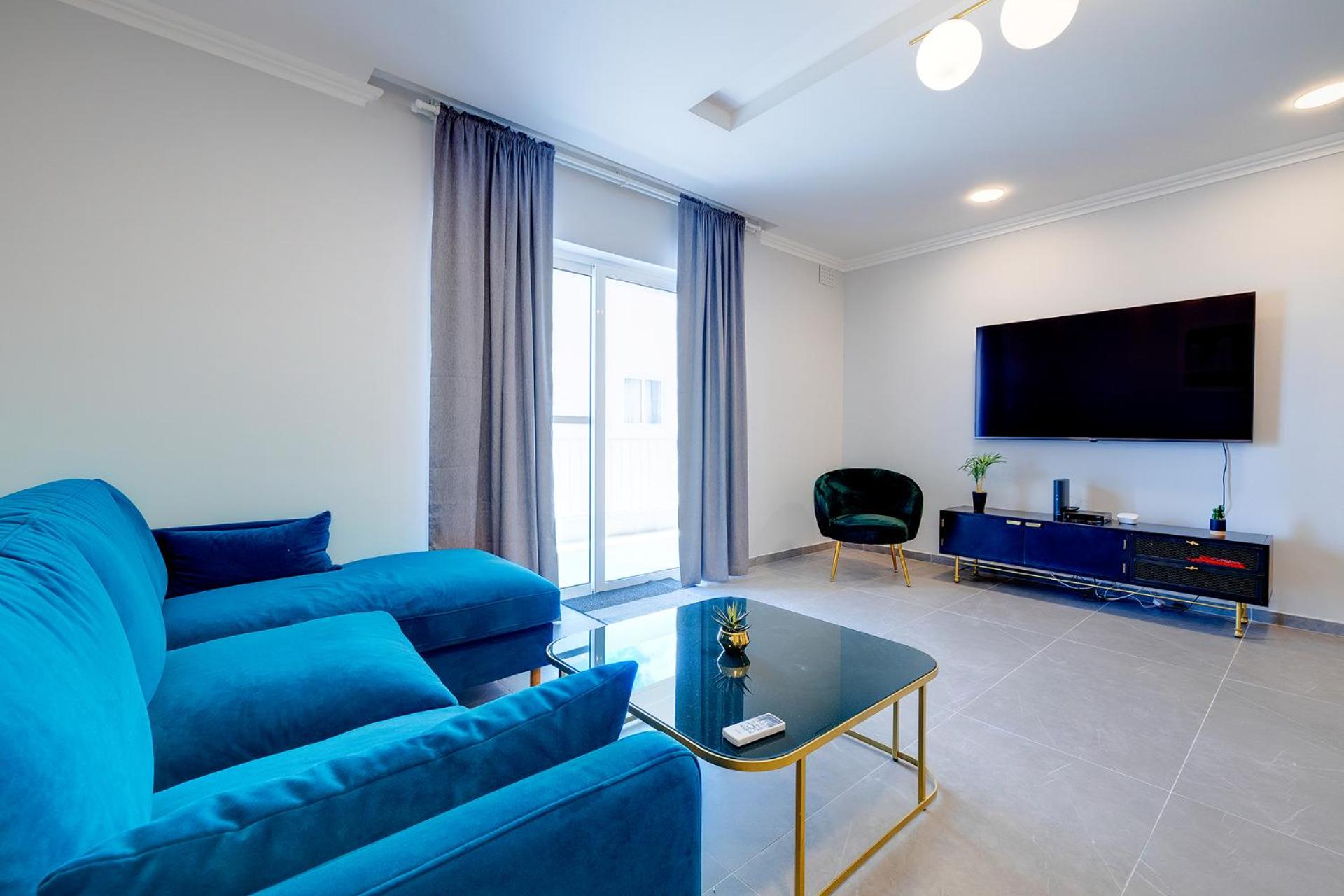 Three-Bedroom Apartment - Photo 8