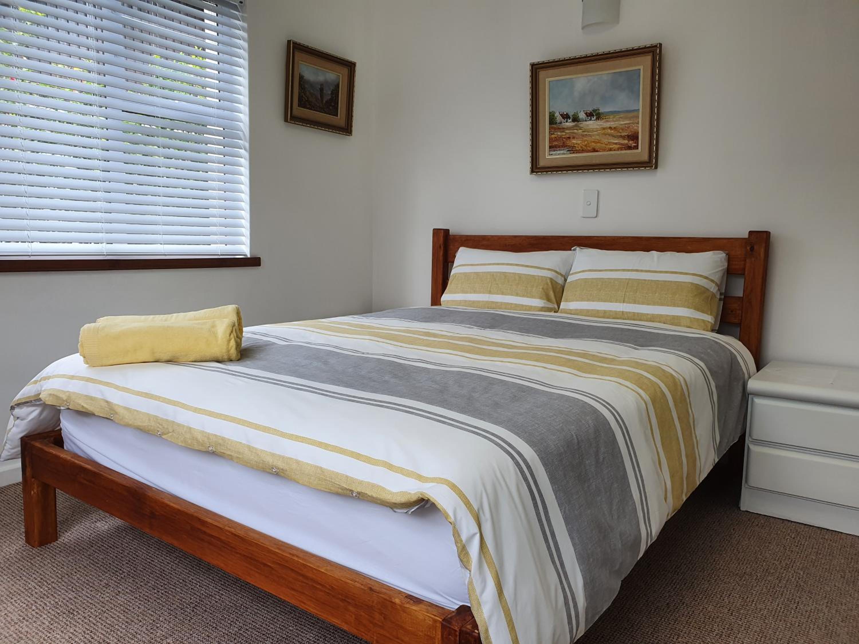 Three-Bedroom House - Photo 8