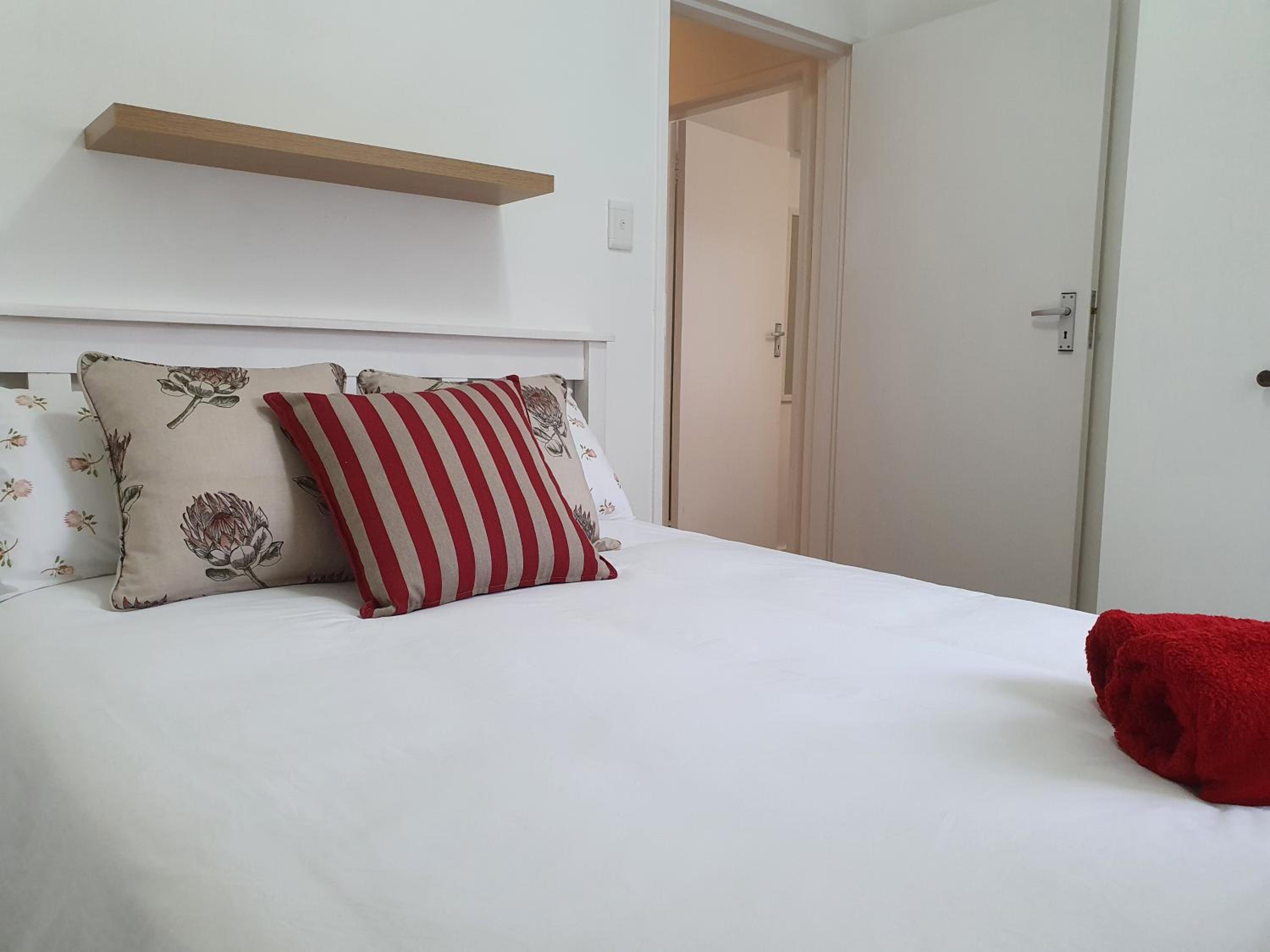 Three-Bedroom House - Photo 11