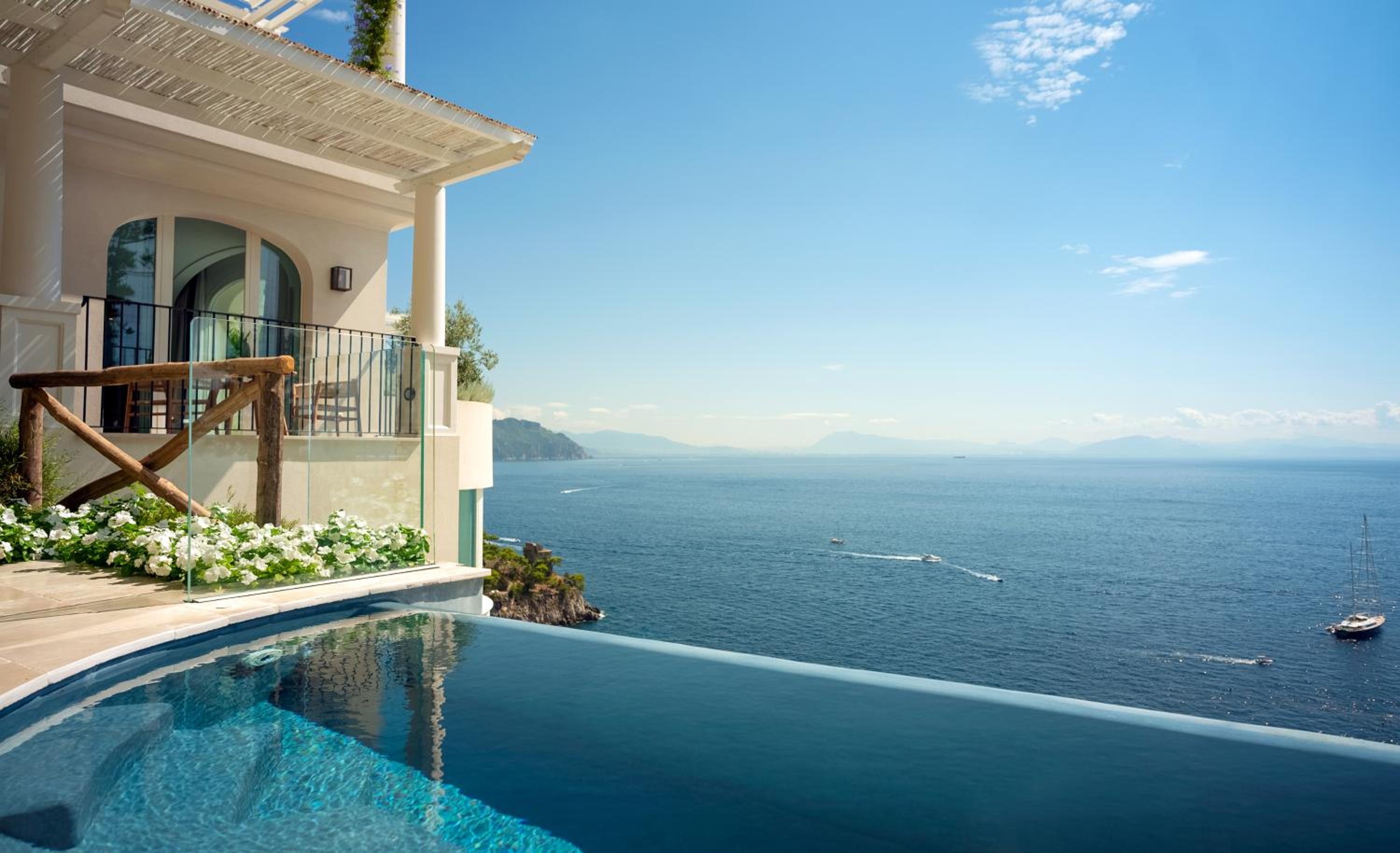 Suite with Private Pool - Photo 3