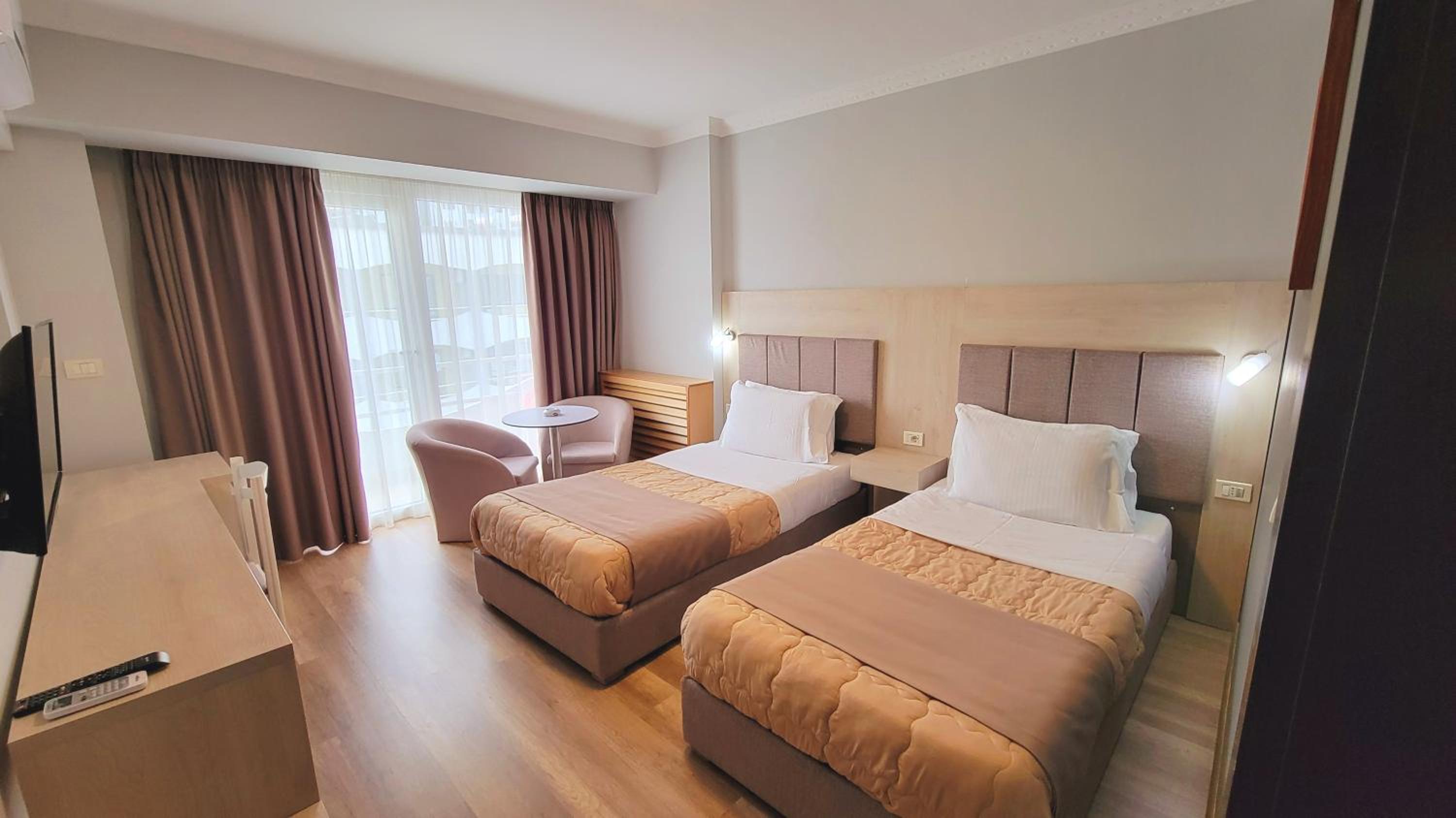 Twin Room with Balcony photo 3
