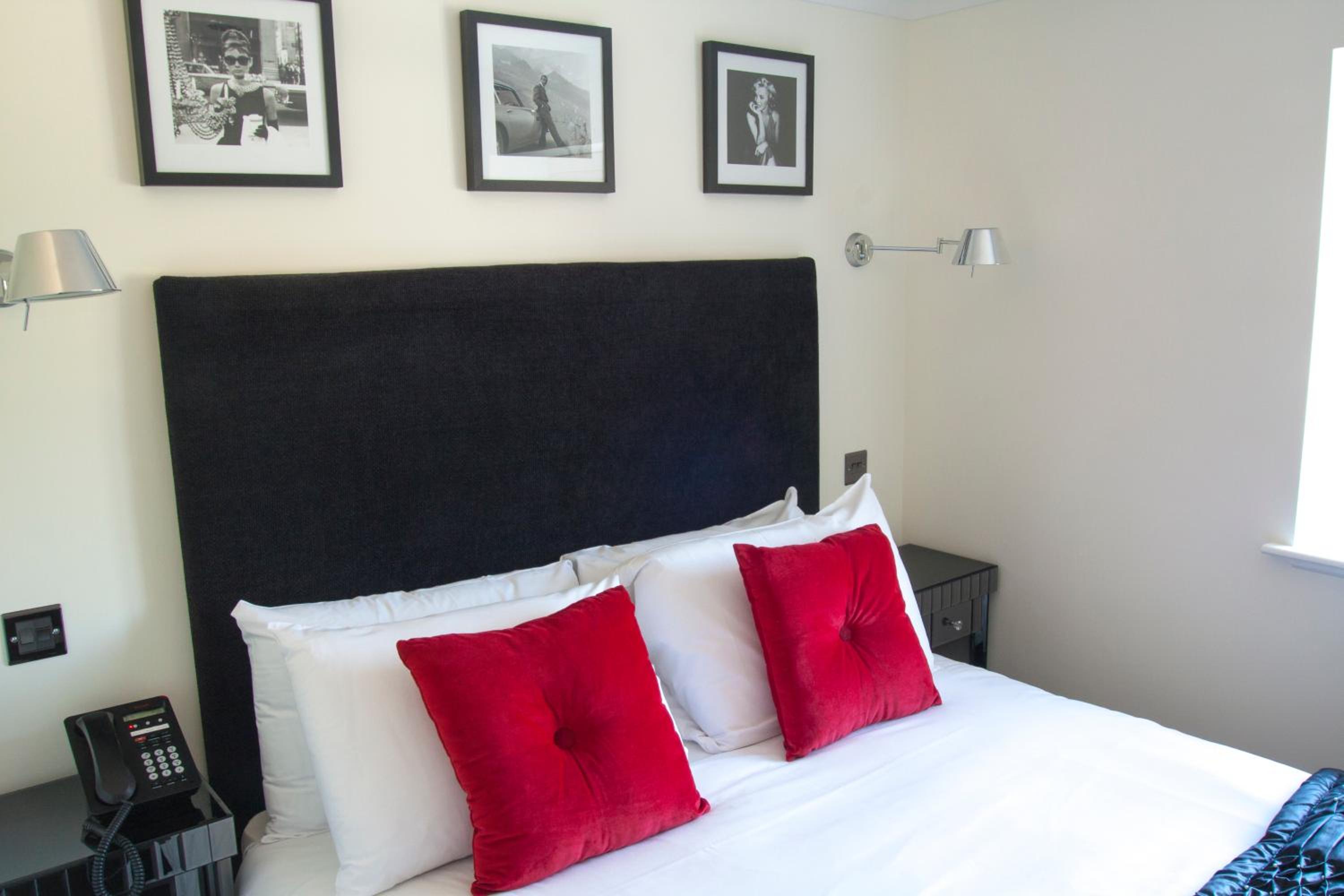 Compact Double Room photo 1