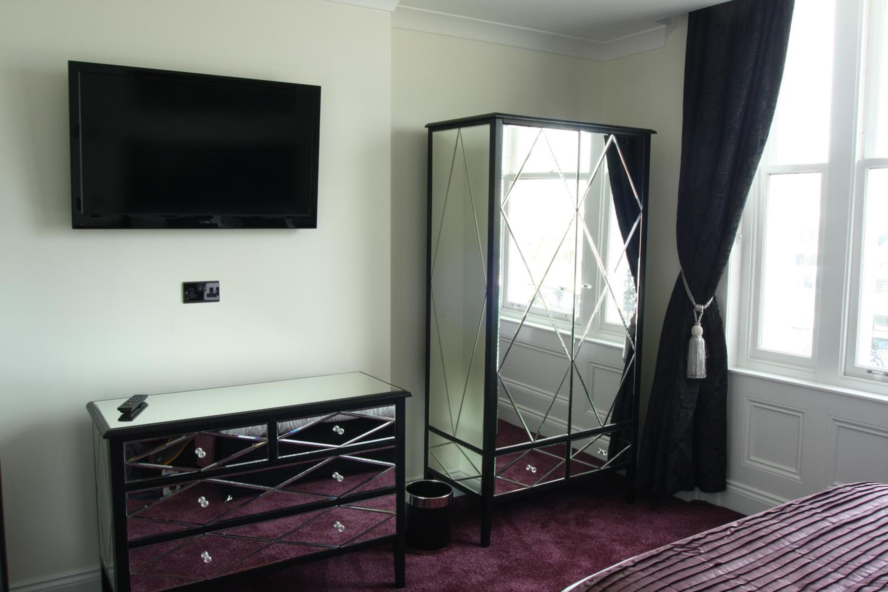 Standard King Room photo 2