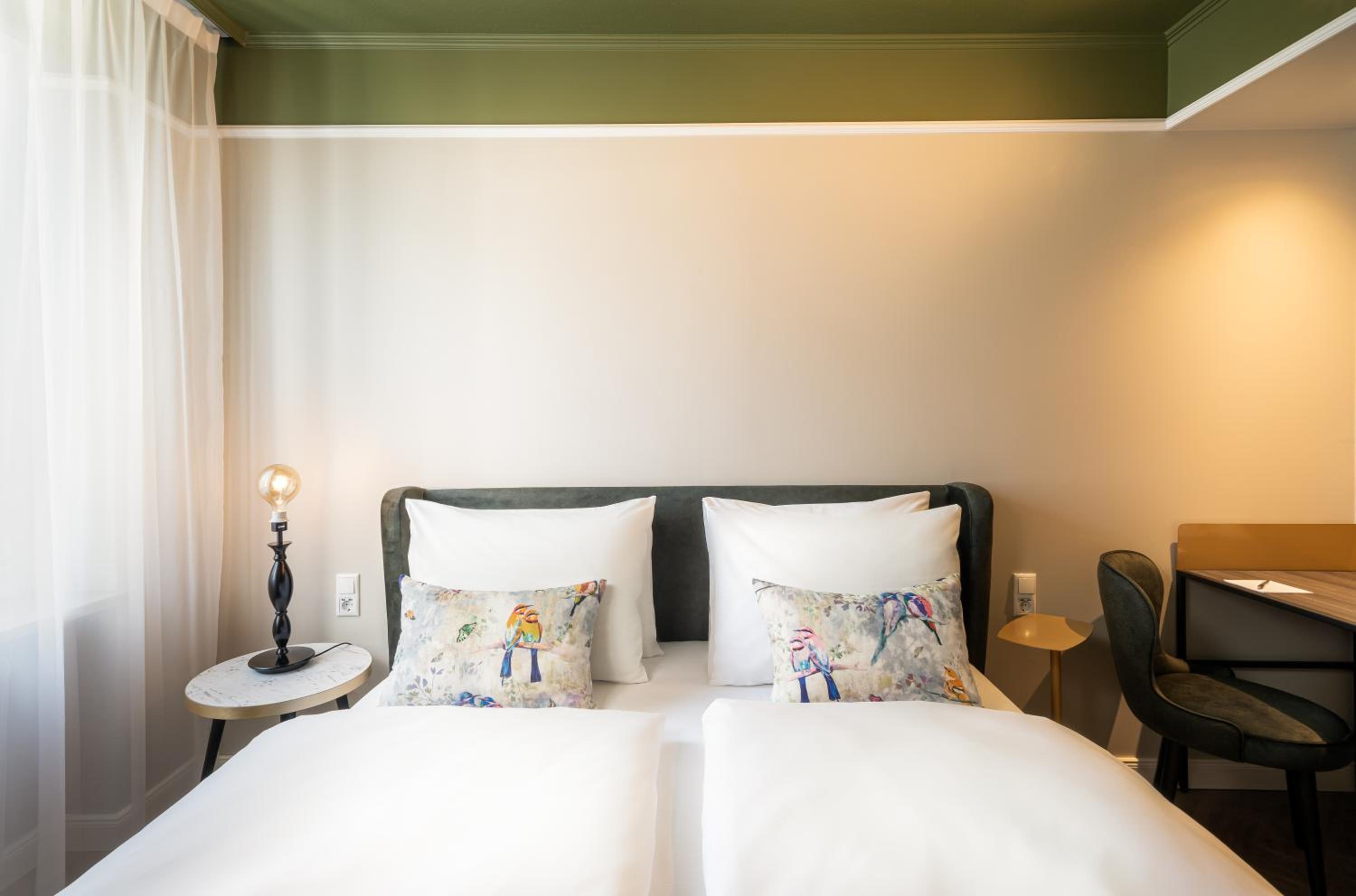 Standard Double Room - Photo 12
