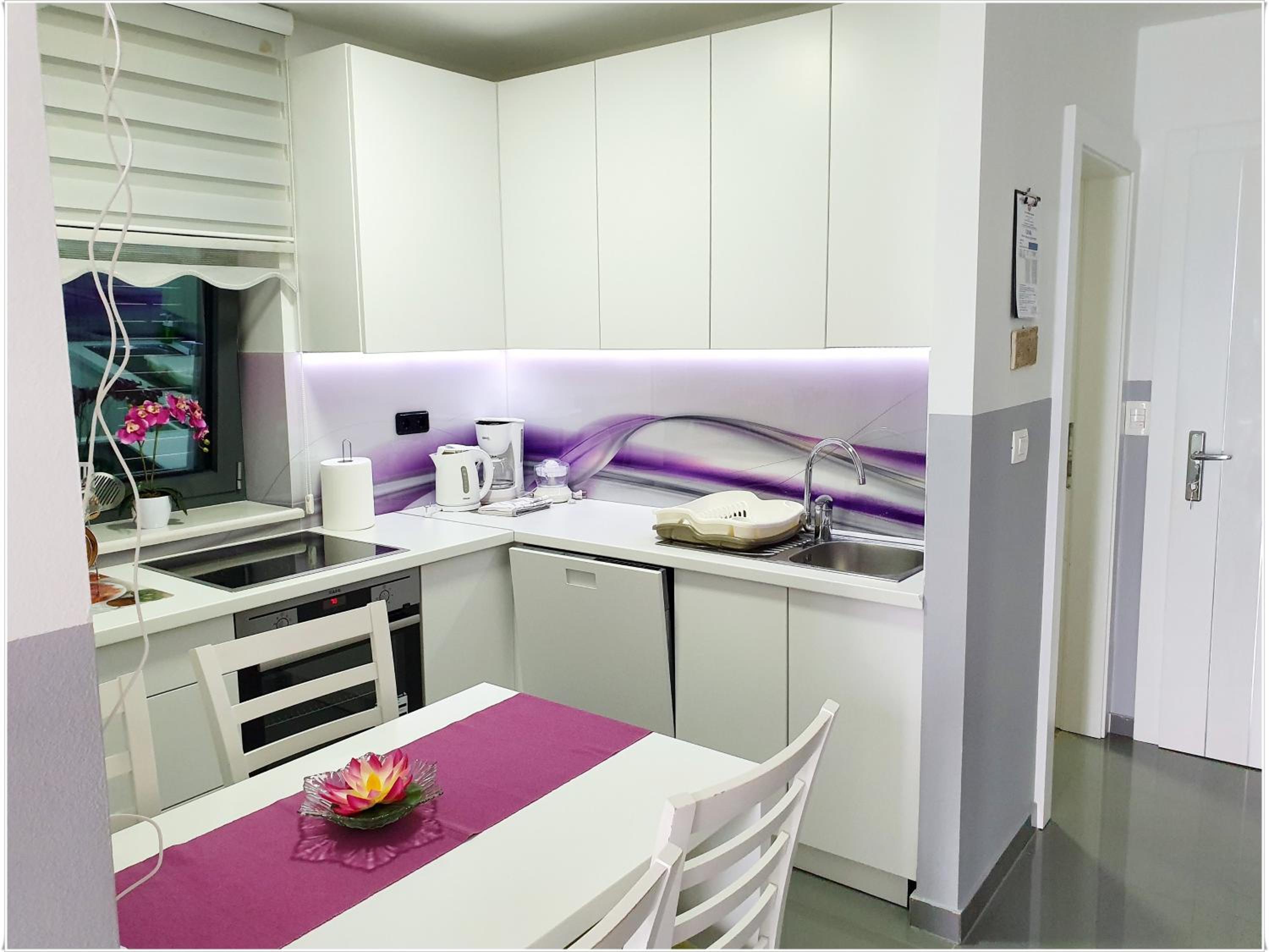 Apartment with Sea View - Photo 19