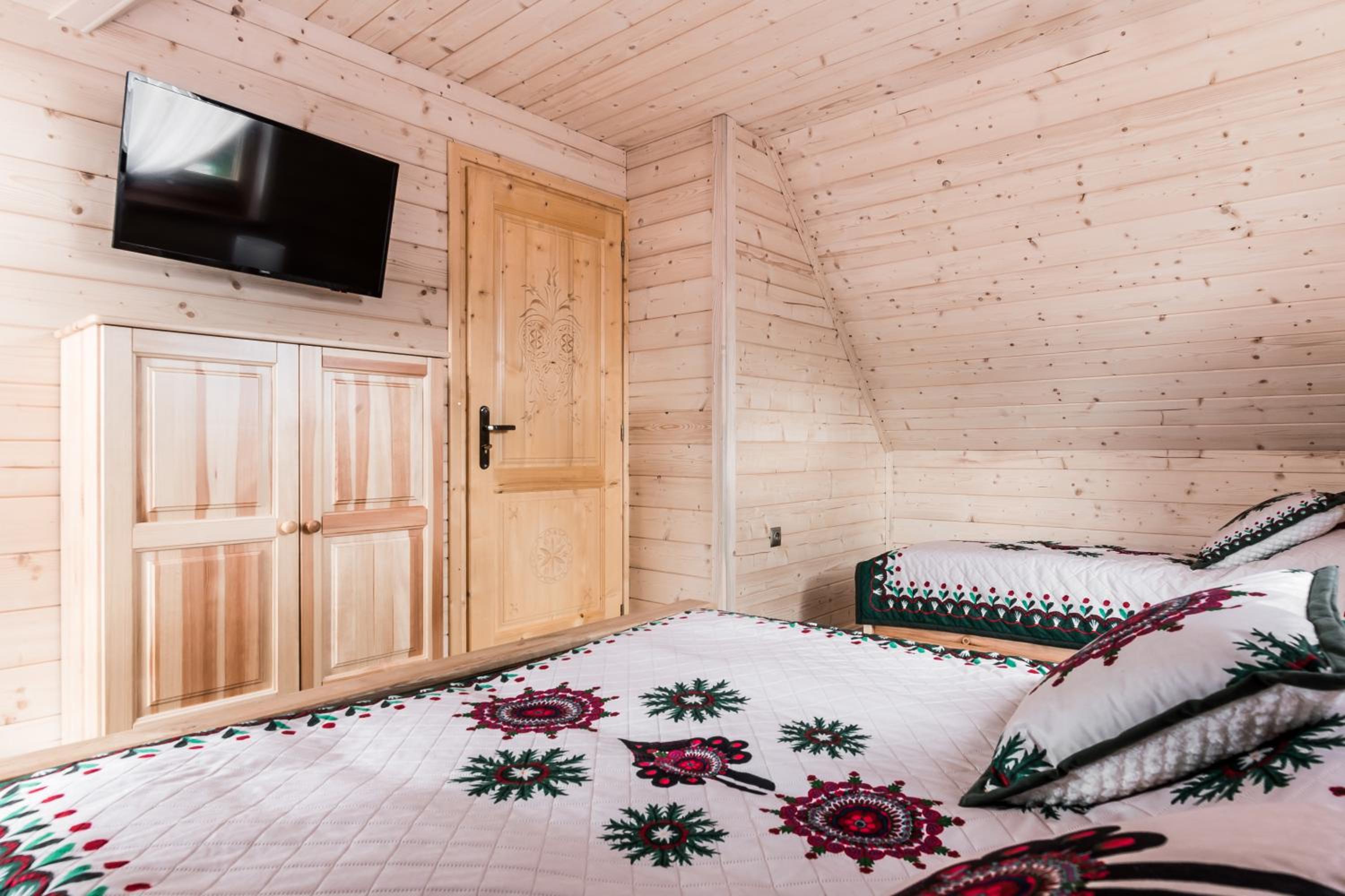 Two-Bedroom Chalet - Photo 2