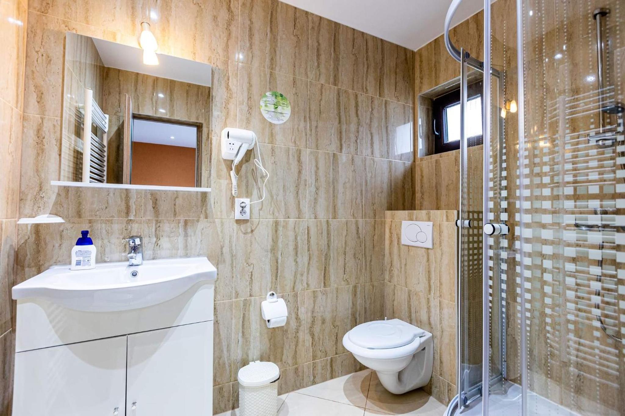 Double Room - Photo 26