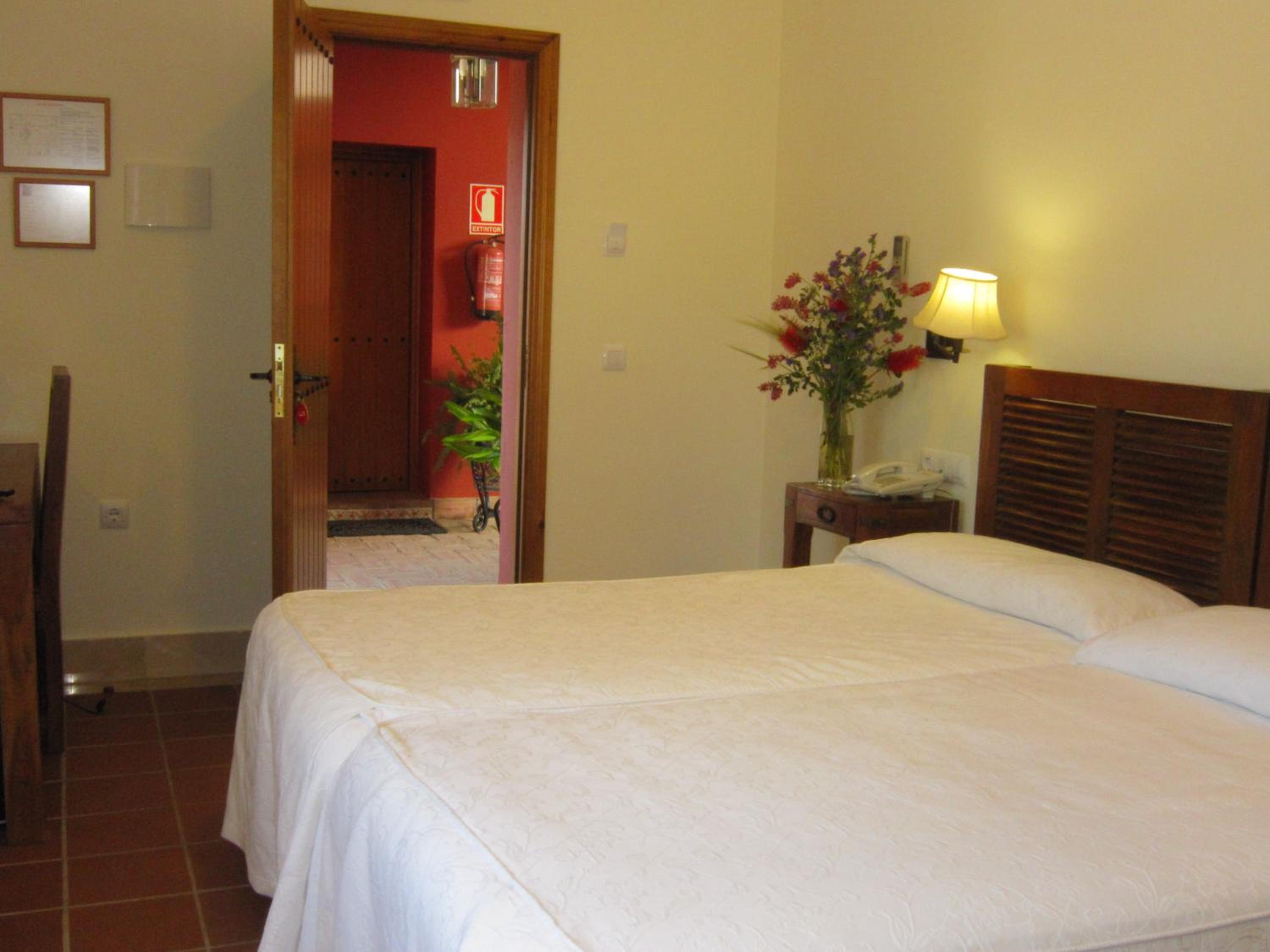 Economy Double or Twin Room - Photo 7