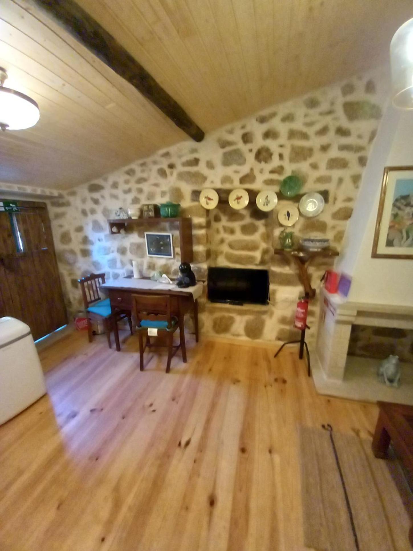 One-Bedroom House - Photo 9