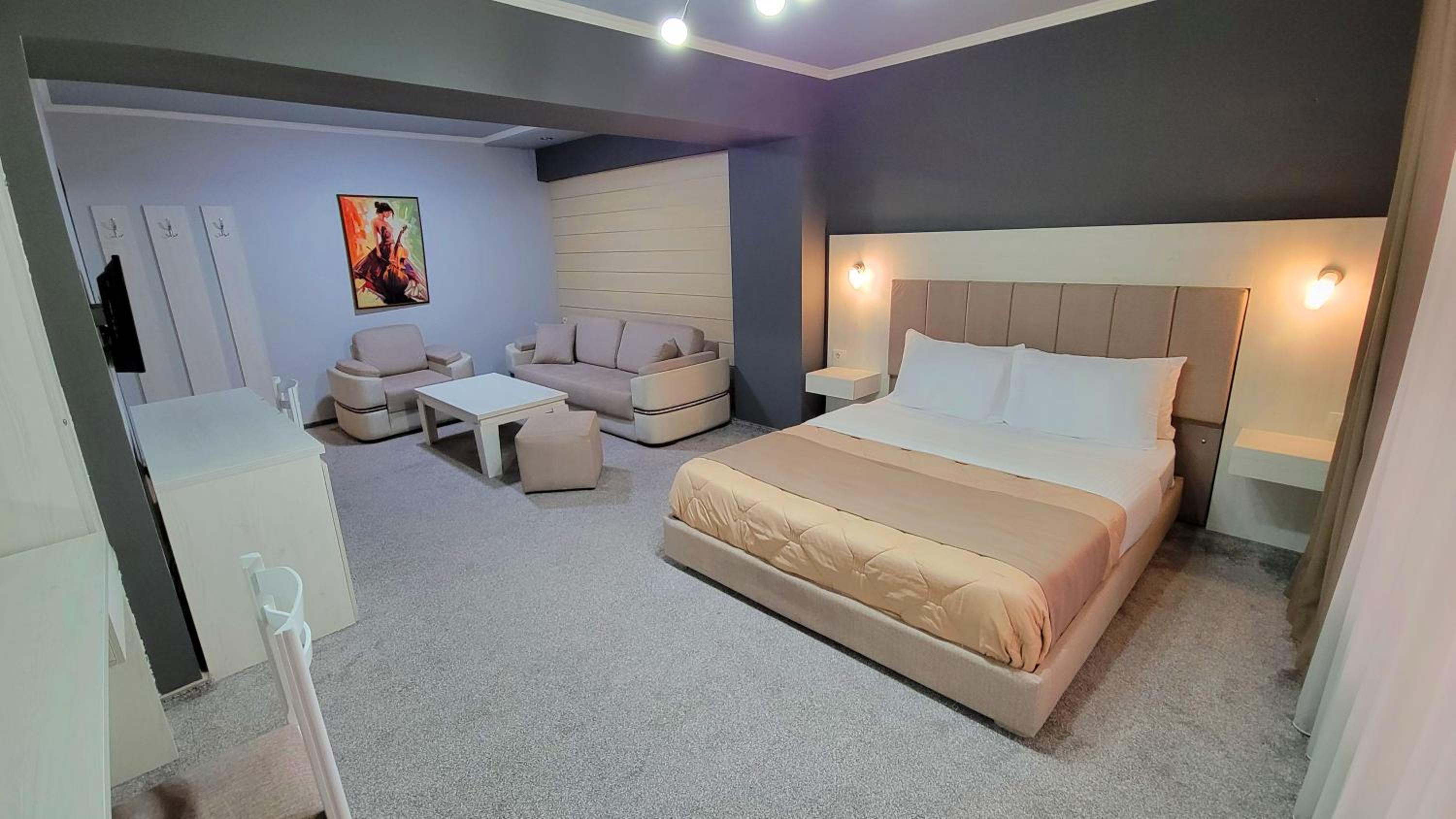 Suite with Lake View photo 3