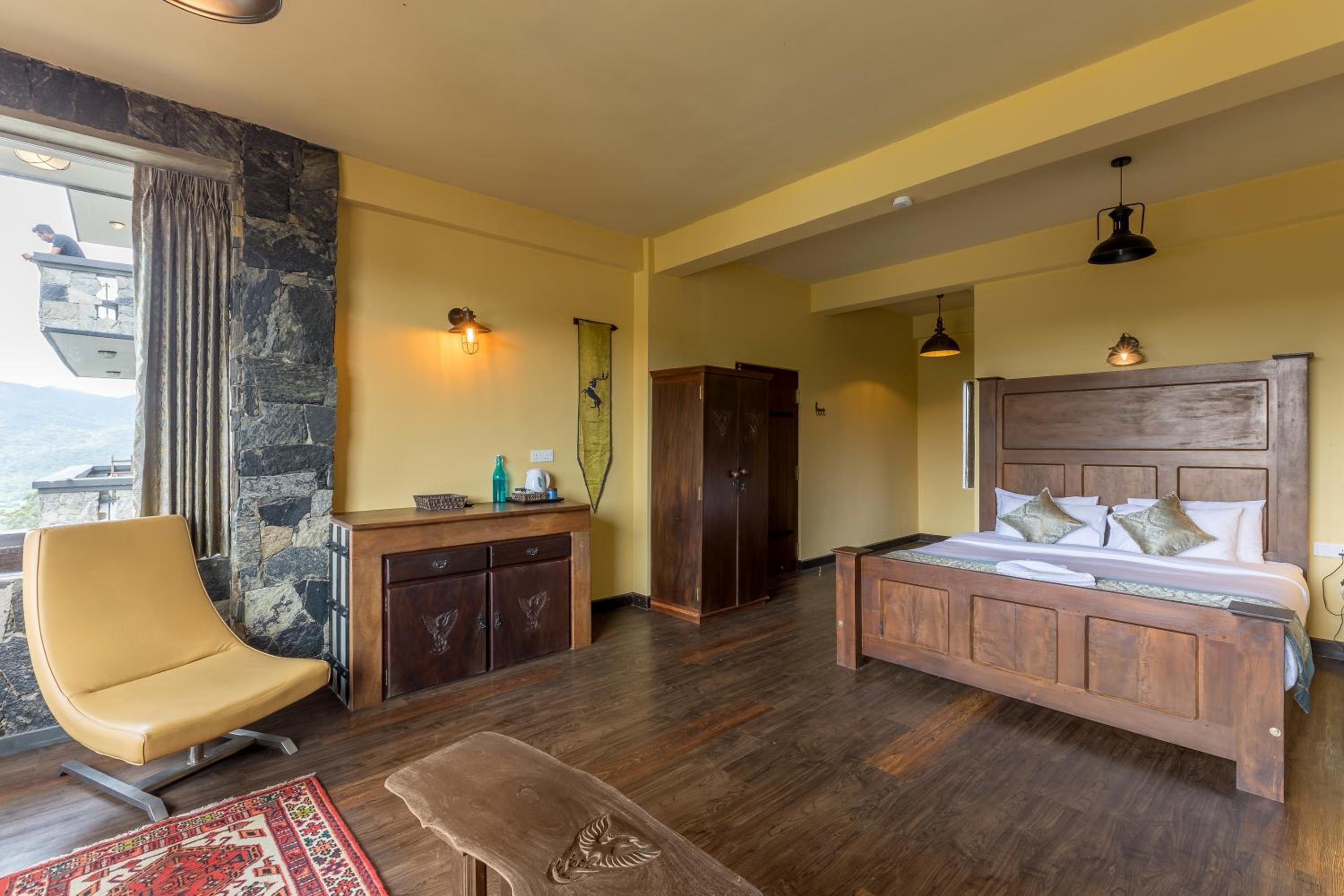 Deluxe King Room with City Tour of 2-3hrs or Tea Factory Visit photo 3