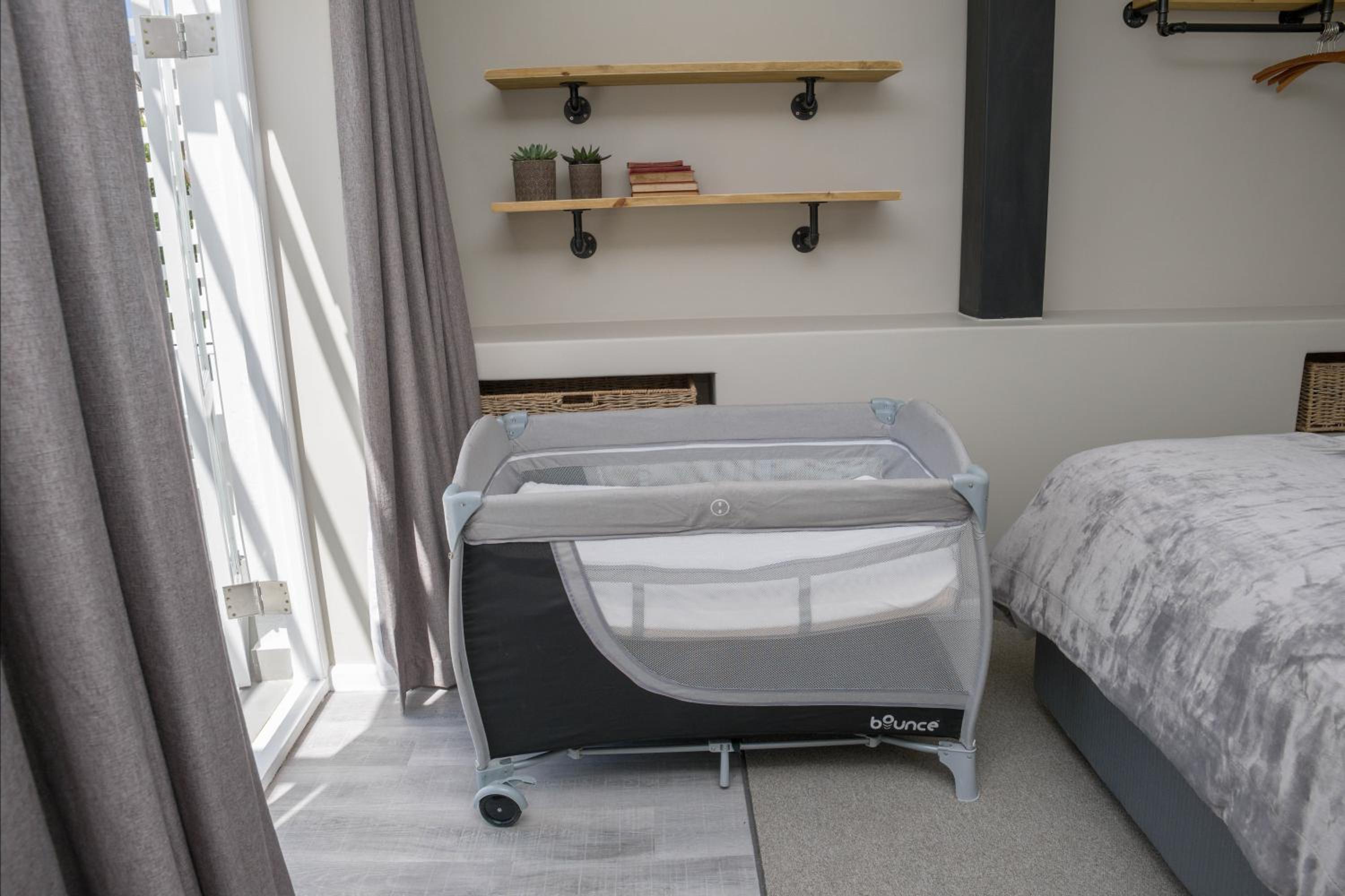 Two-Bedroom House - Photo 19