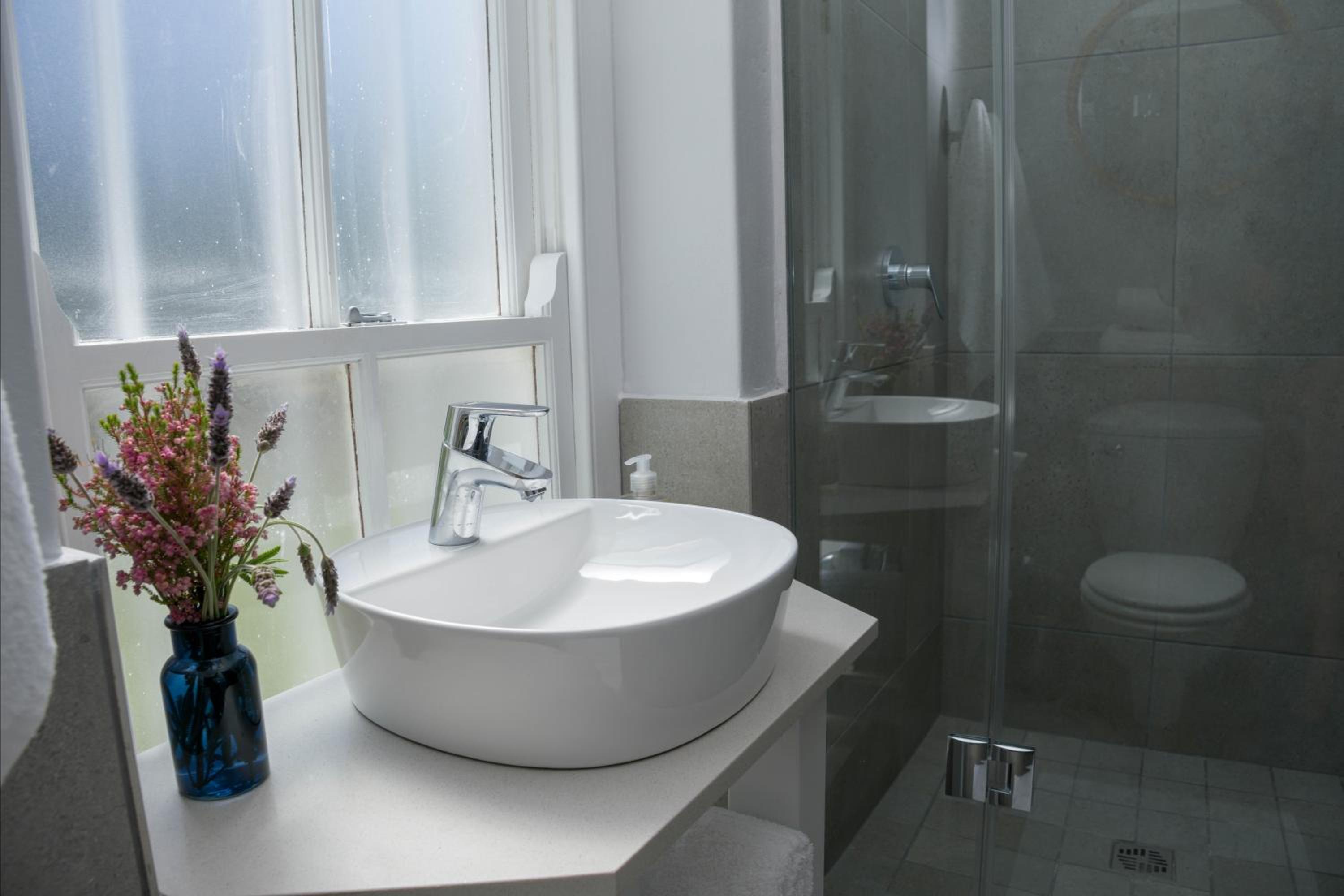 Two-Bedroom House - Photo 21