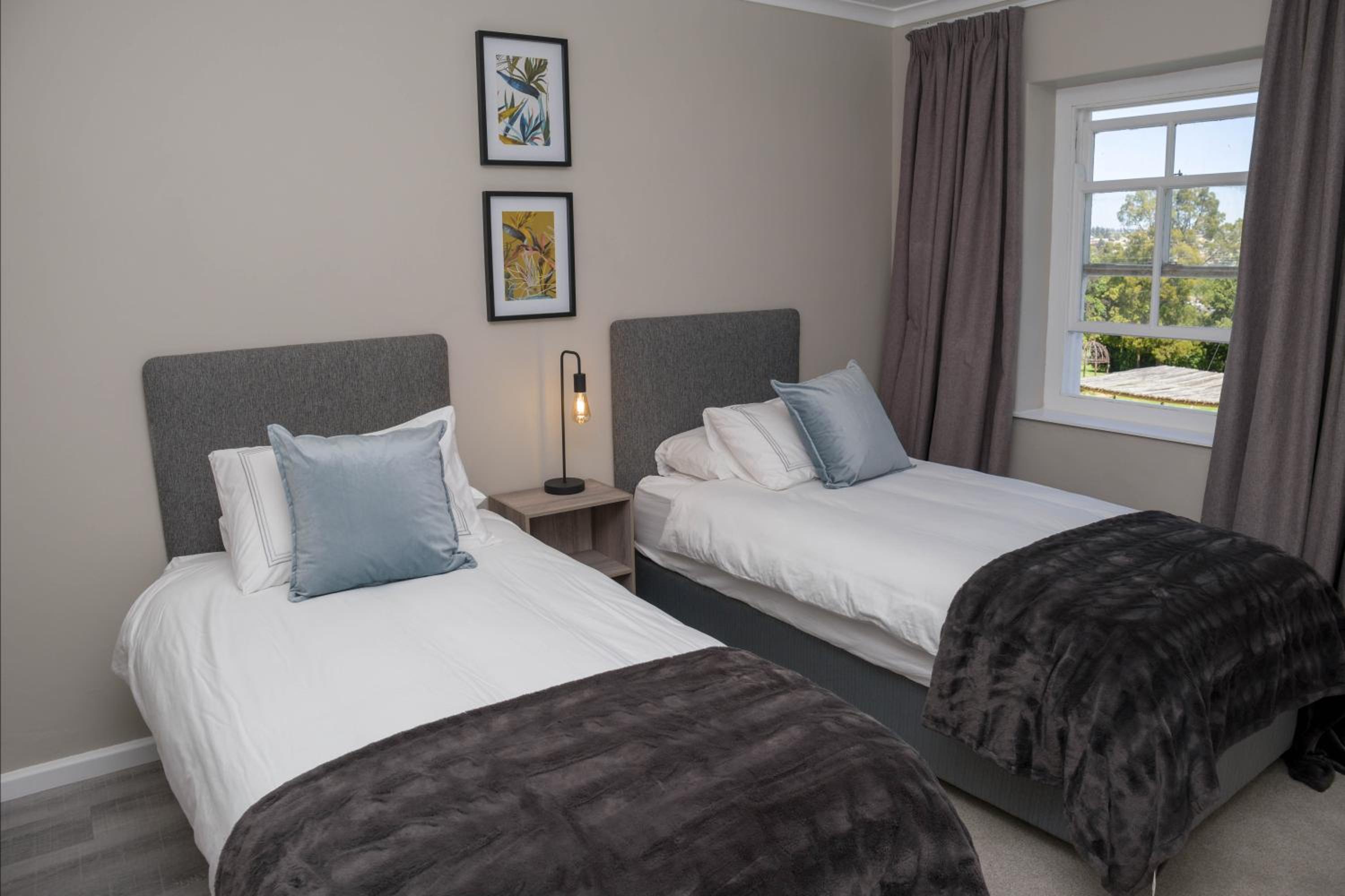 Two-Bedroom House - Photo 22