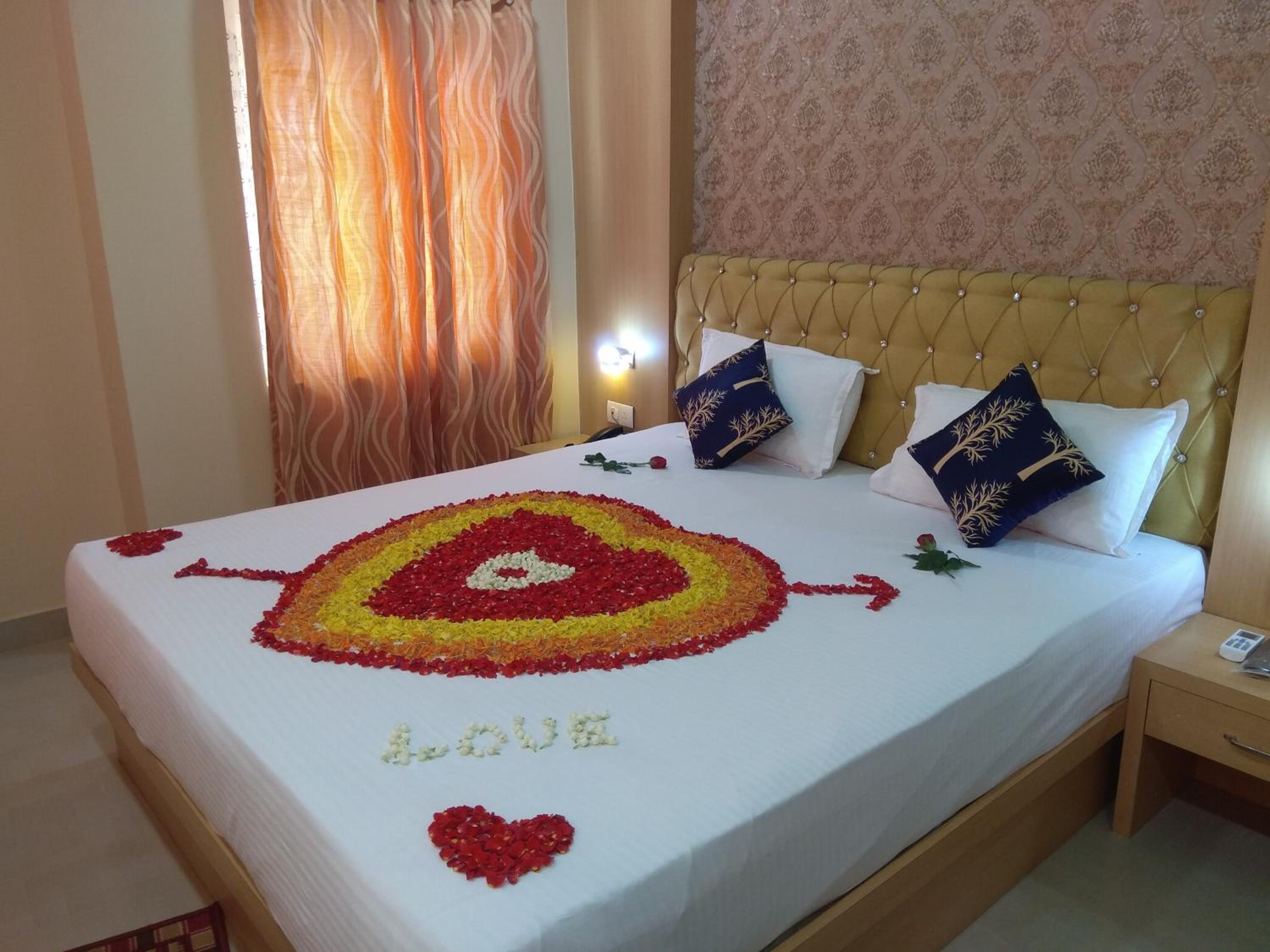 Standard King Room - Photo 14