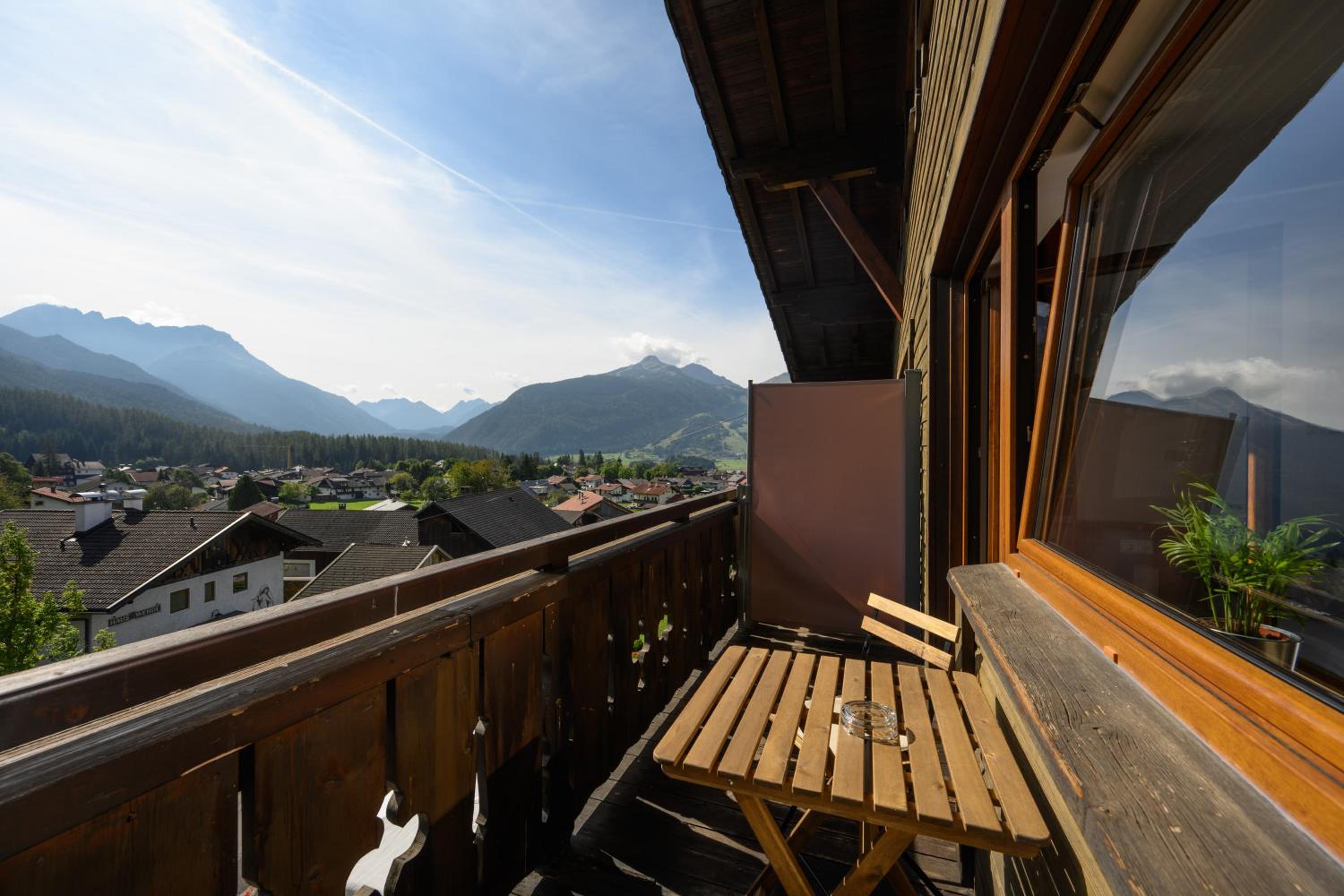 Deluxe Double or Twin Room with Balcony photo 2