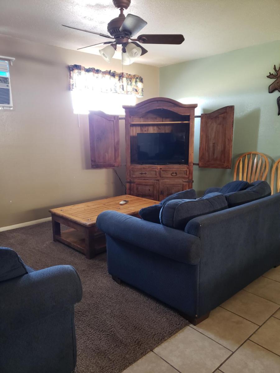 Lower One Bedroom Suite photo 3