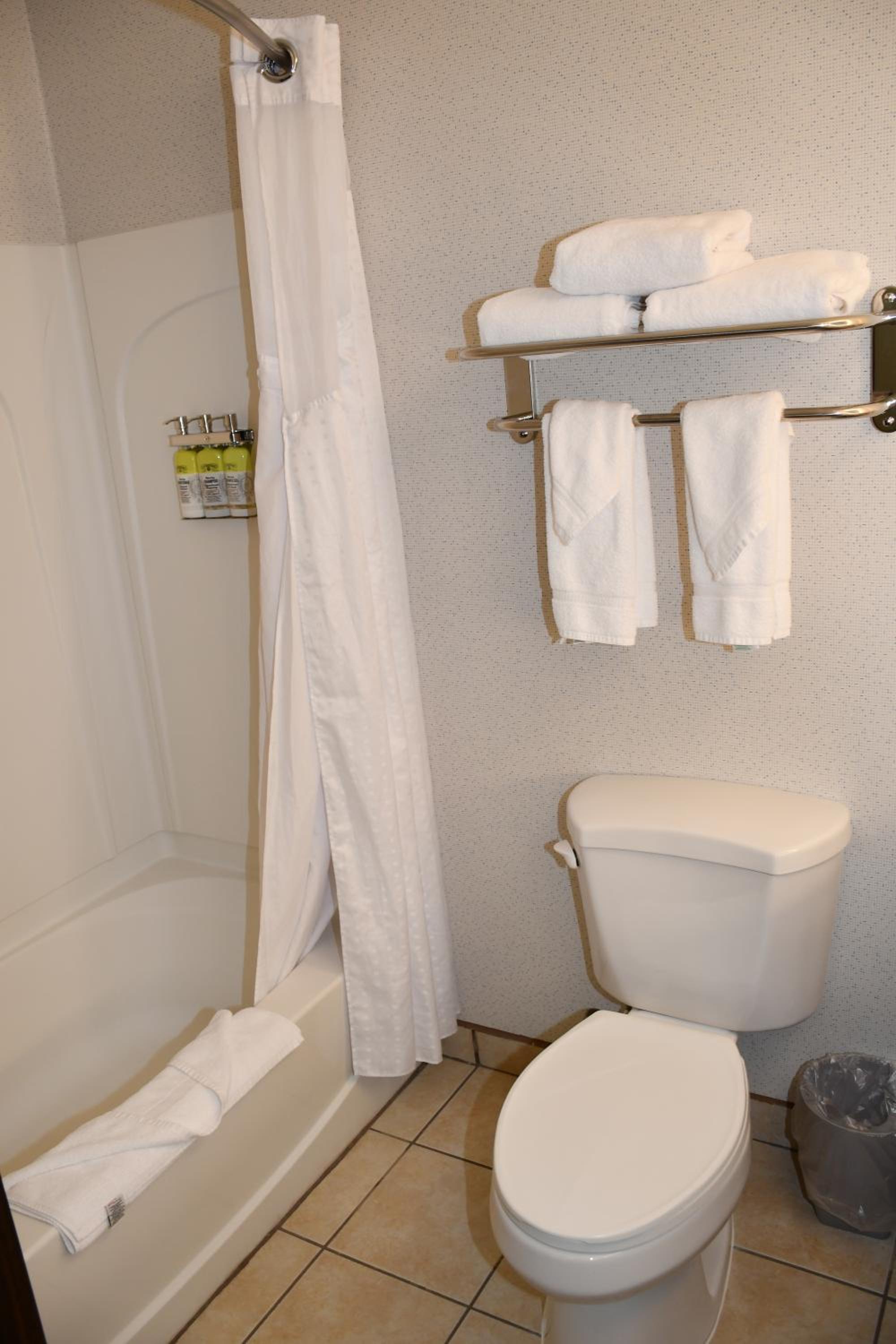 Standard King Room - Photo 2