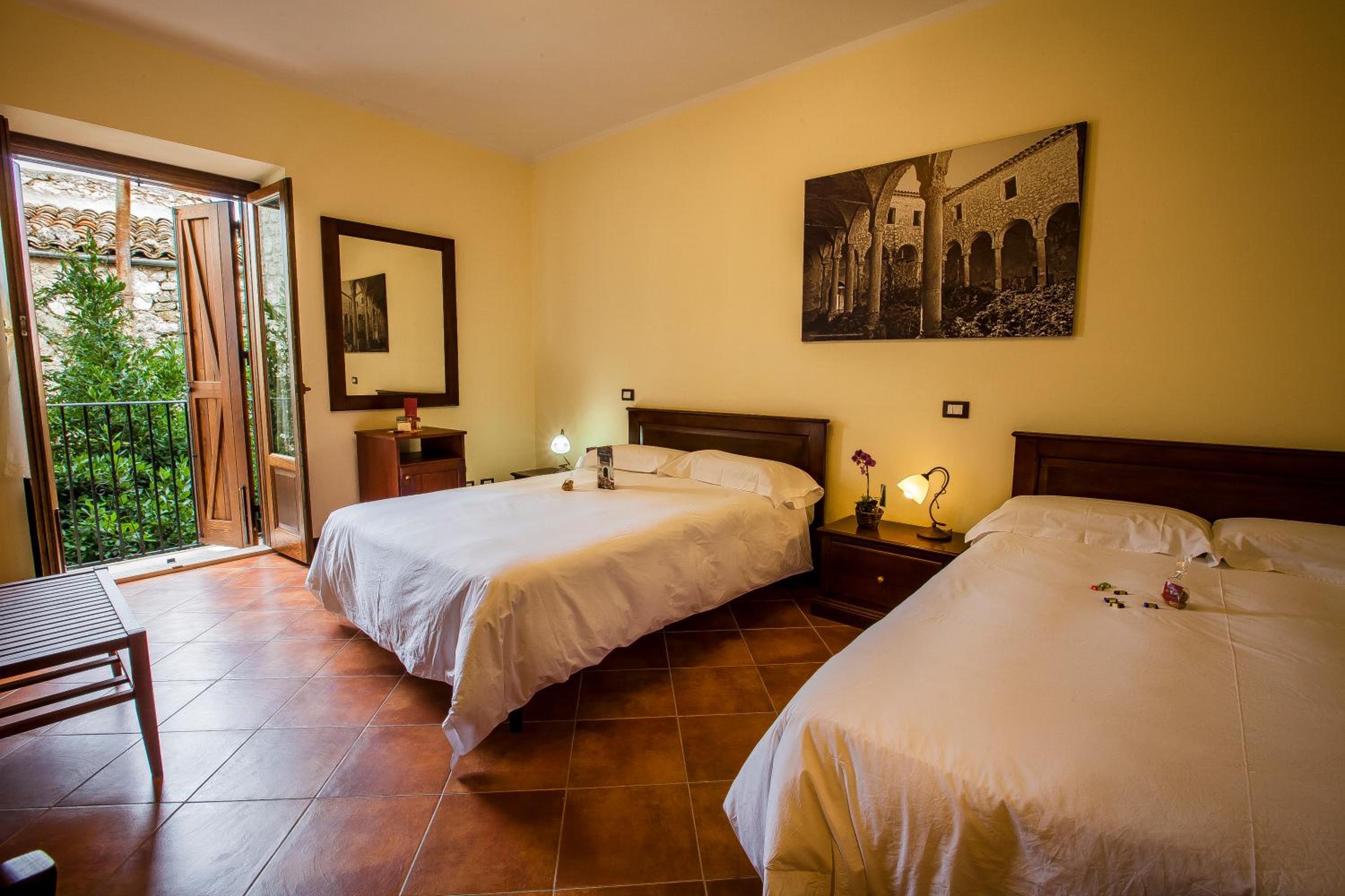 Quadruple Room - Photo 4