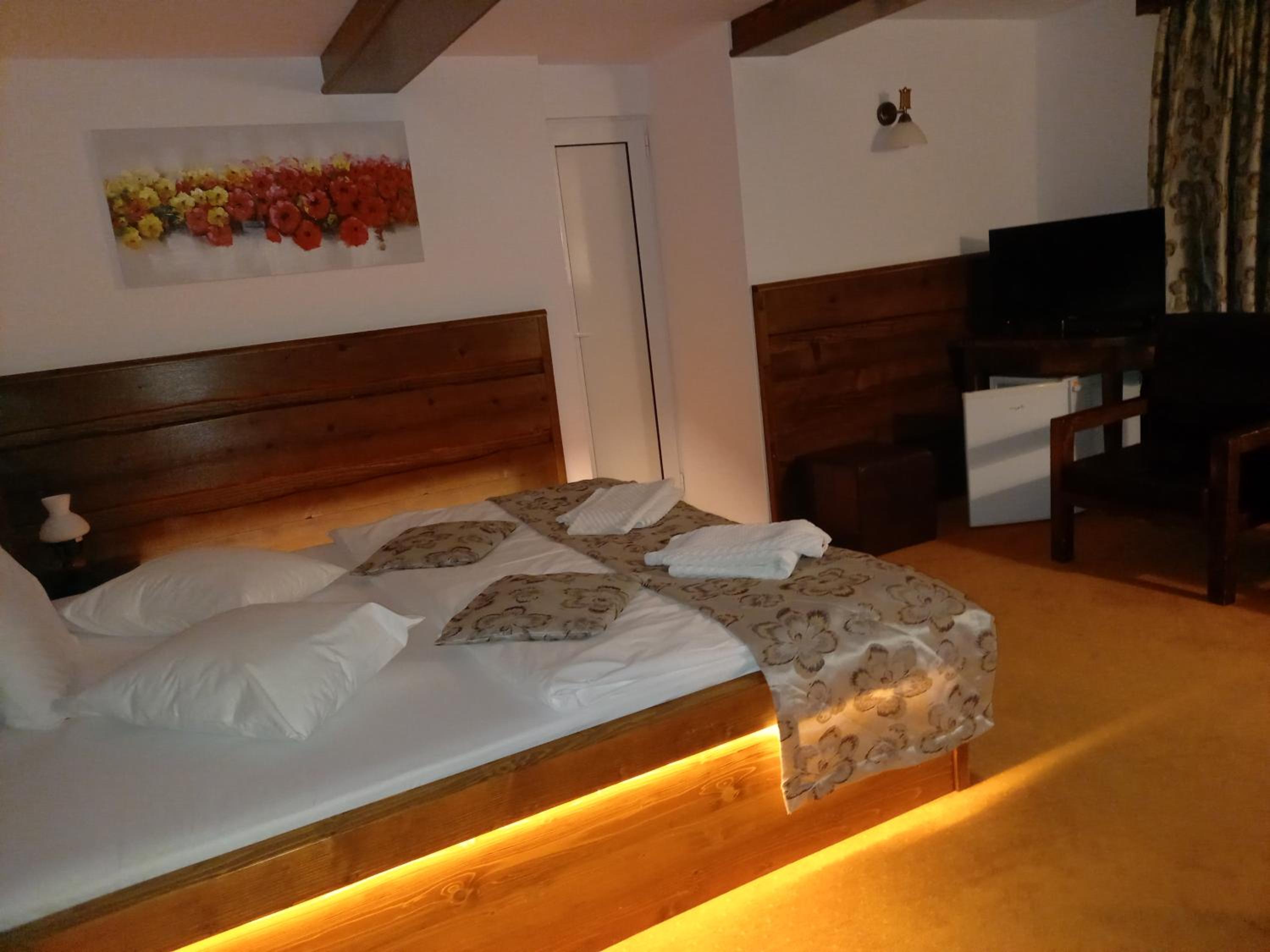 Queen Room photo 1