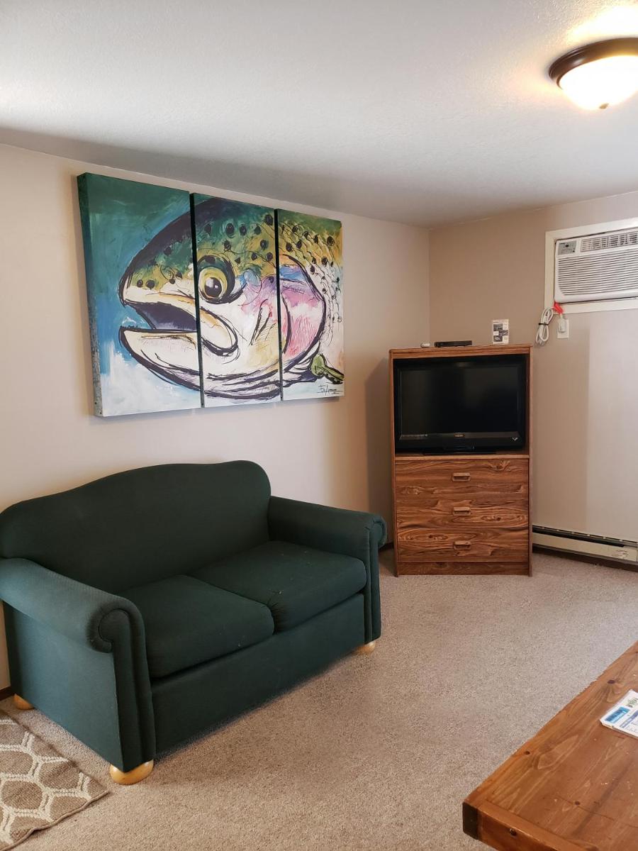 Upper One-Bedroom Suite  photo 2