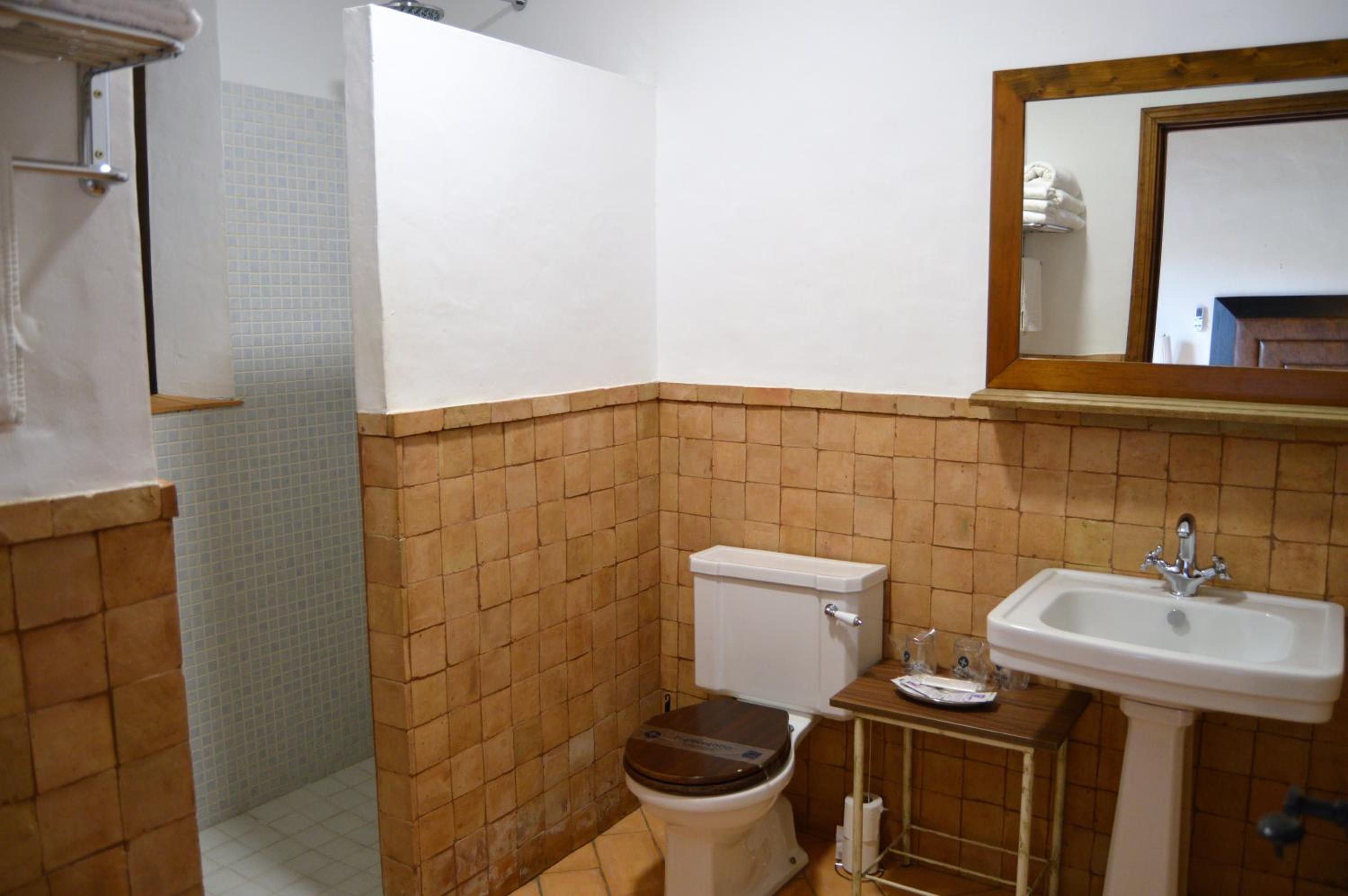Triple Room with Bathroom photo 2