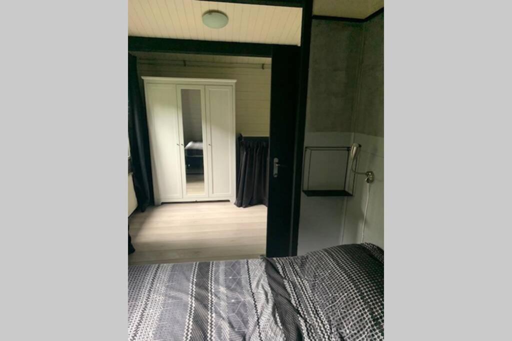 One-Bedroom House photo 1