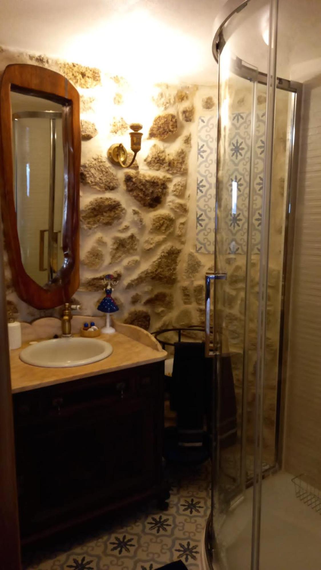 One-Bedroom House - Photo 12