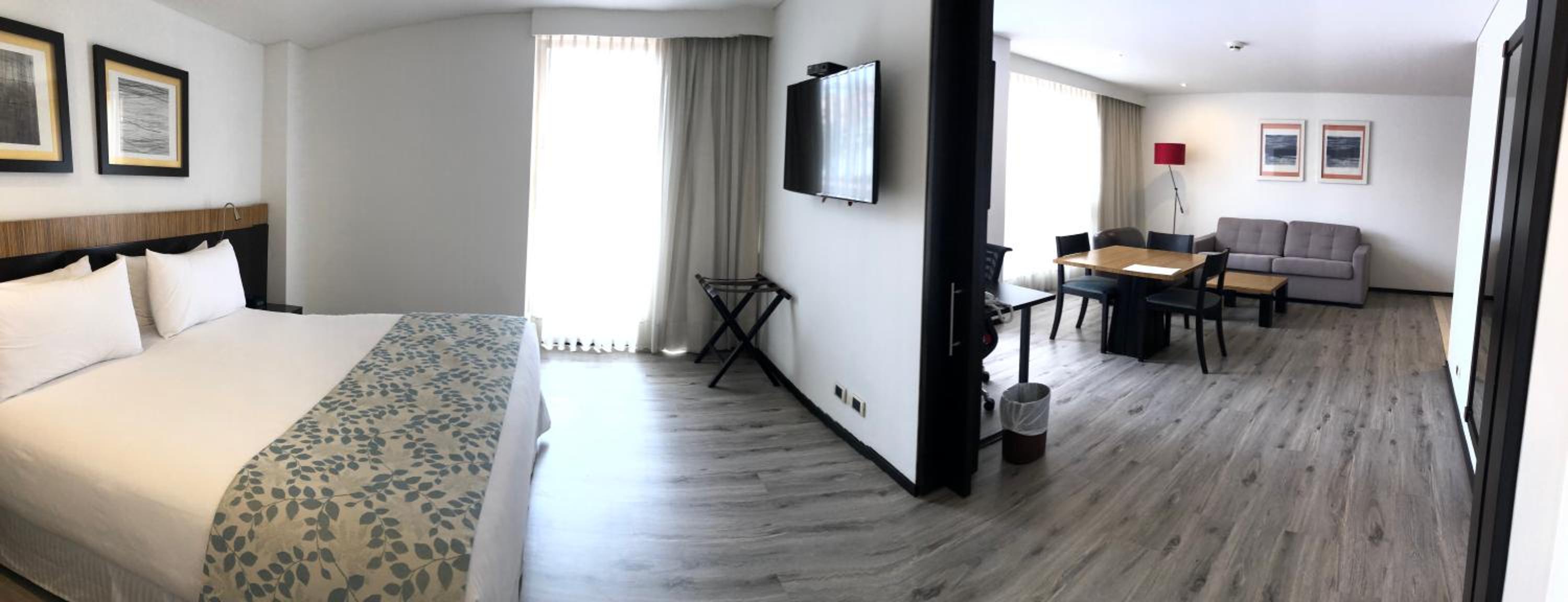 Business Suite - Photo 6