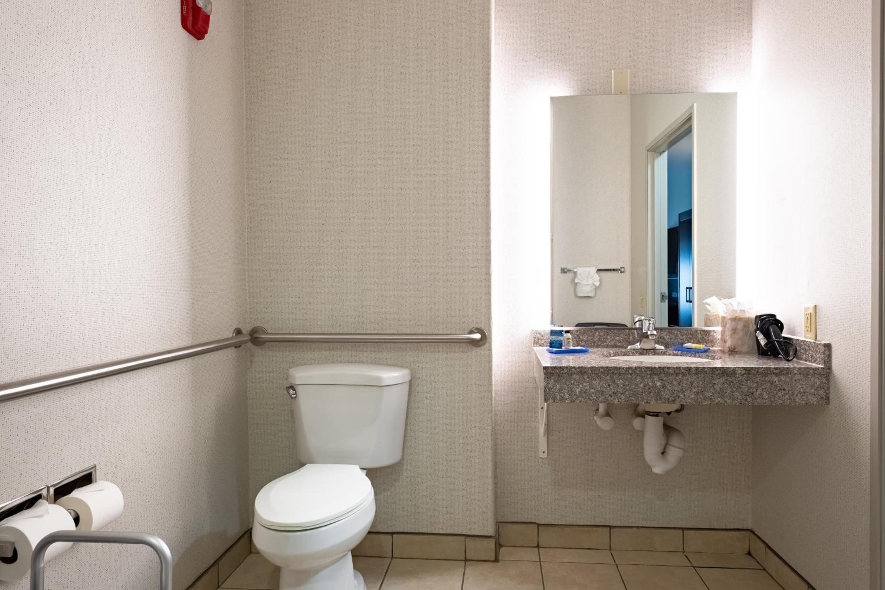 King Room with Roll-In Shower - Disability Access photo 3