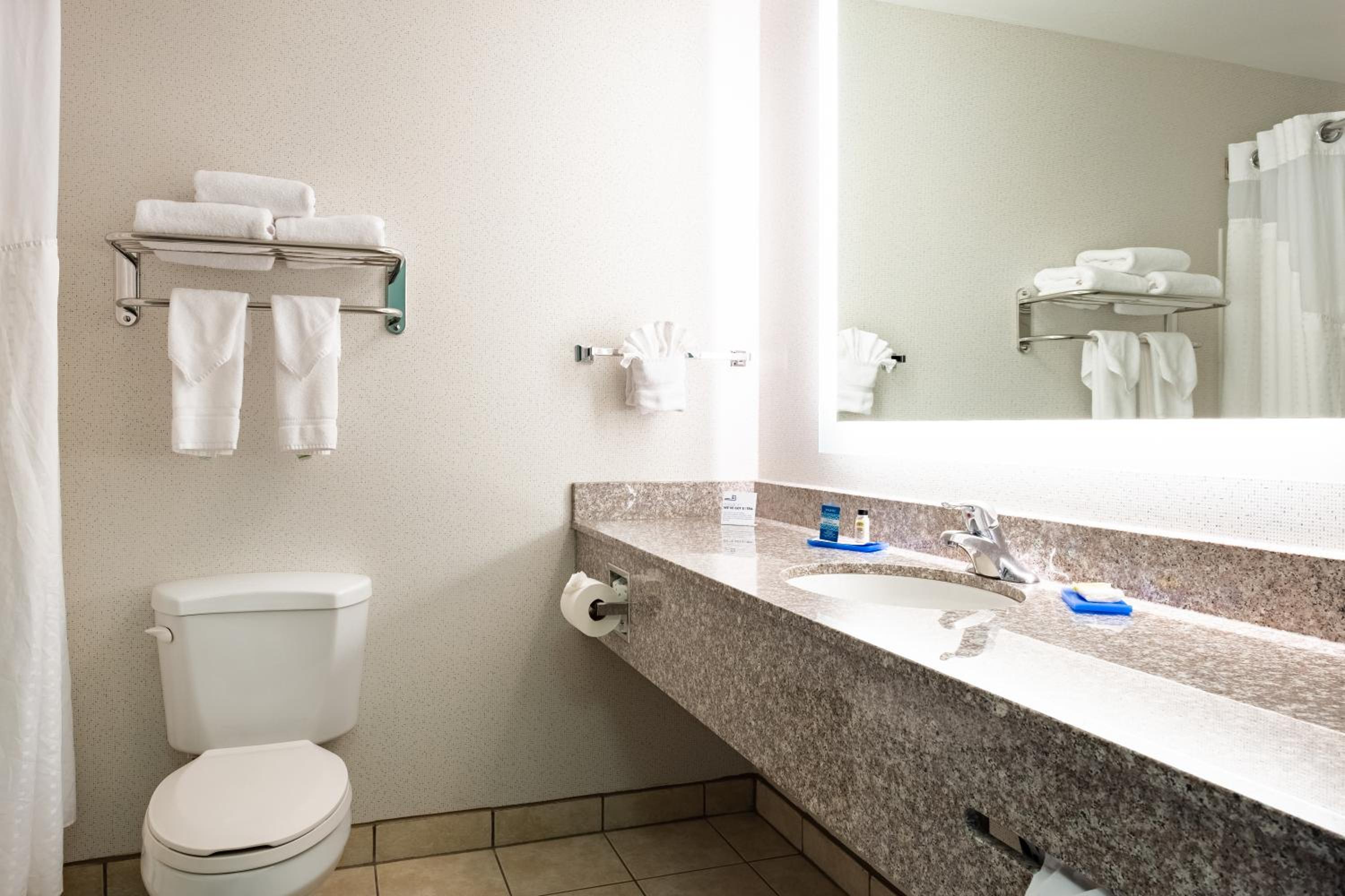King Suite - Photo 2